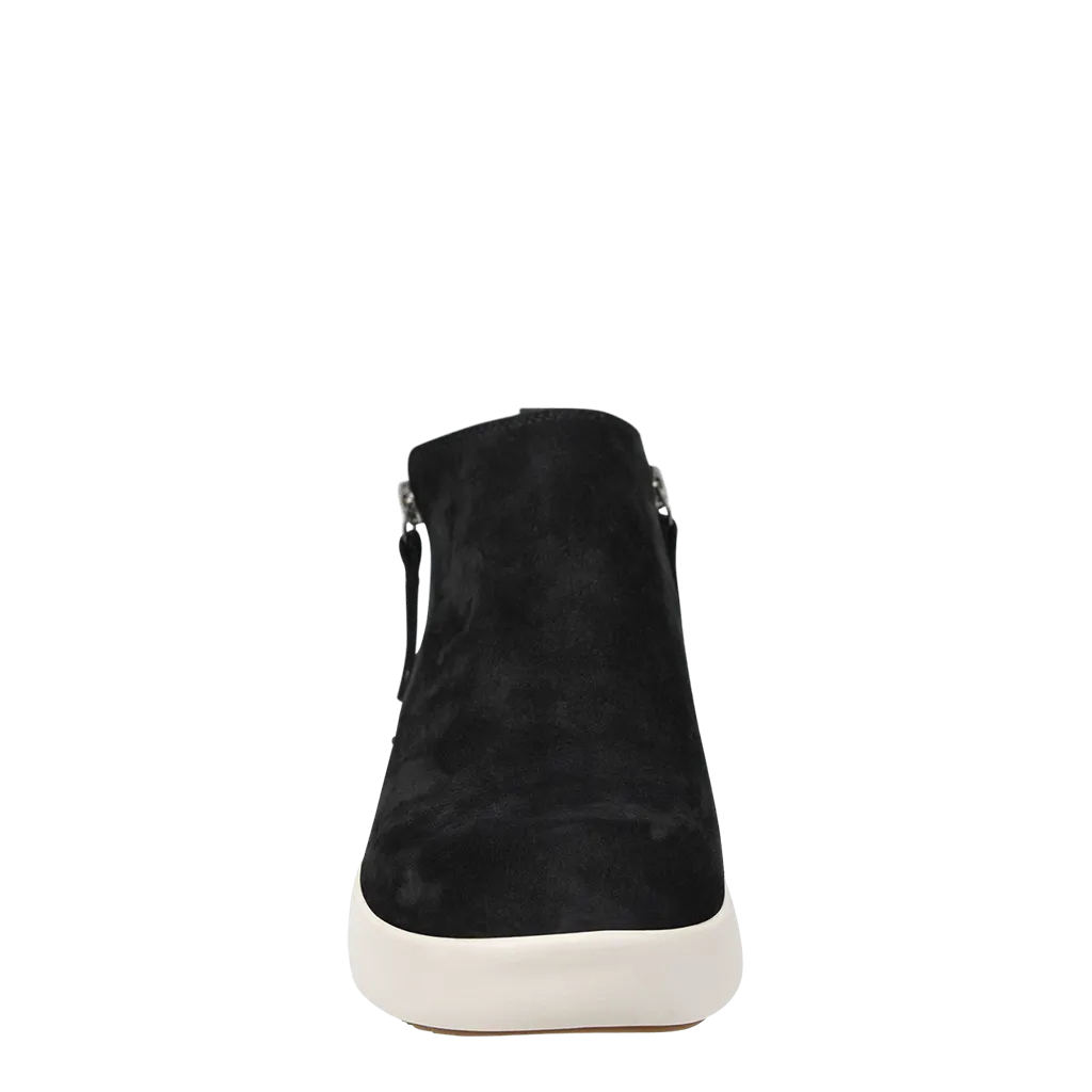 ADEPT in BLACK Sneaker Boots all day wear