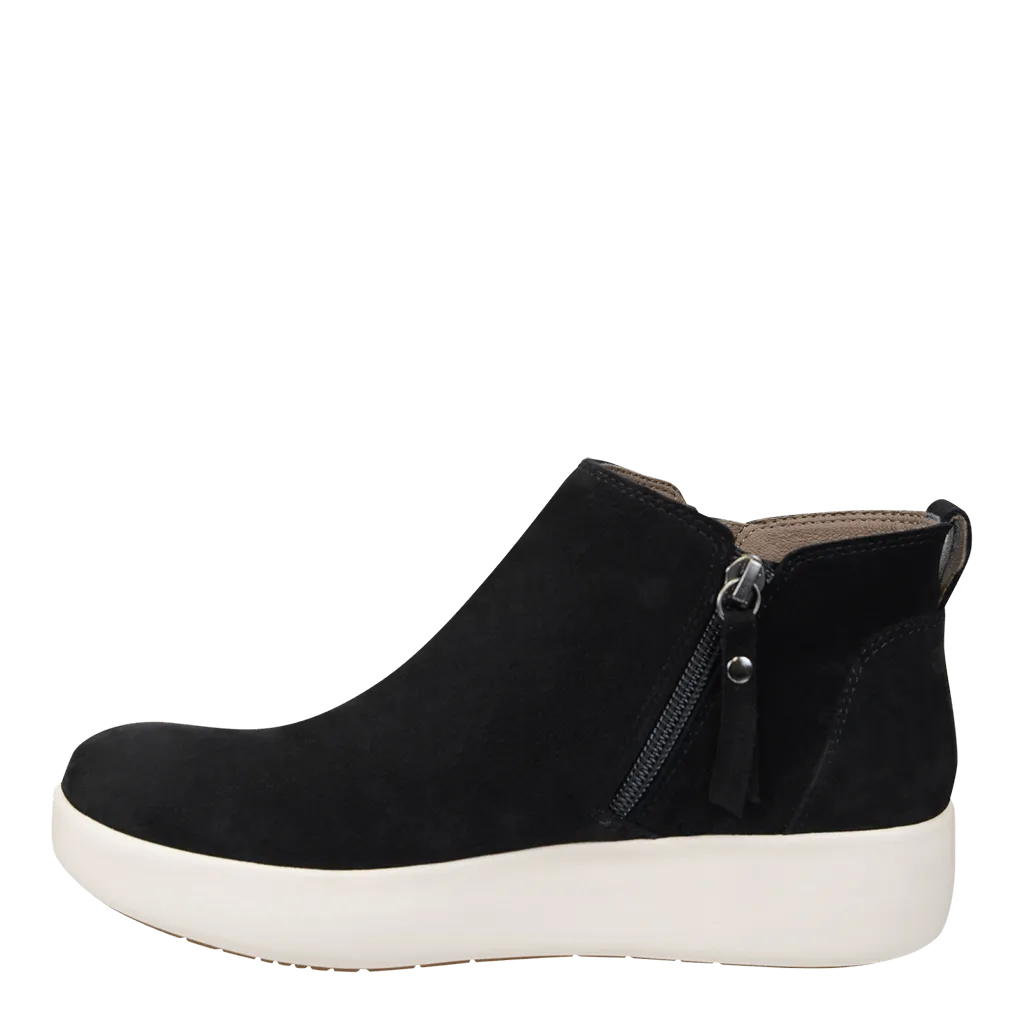 ADEPT in BLACK Sneaker Boots multi function