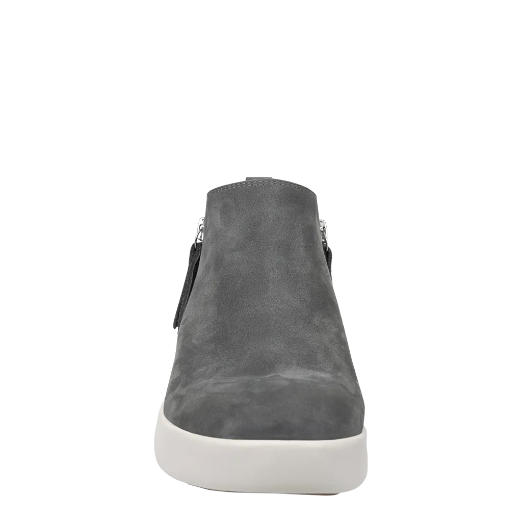 ADEPT in GREY Sneaker Boots modern look