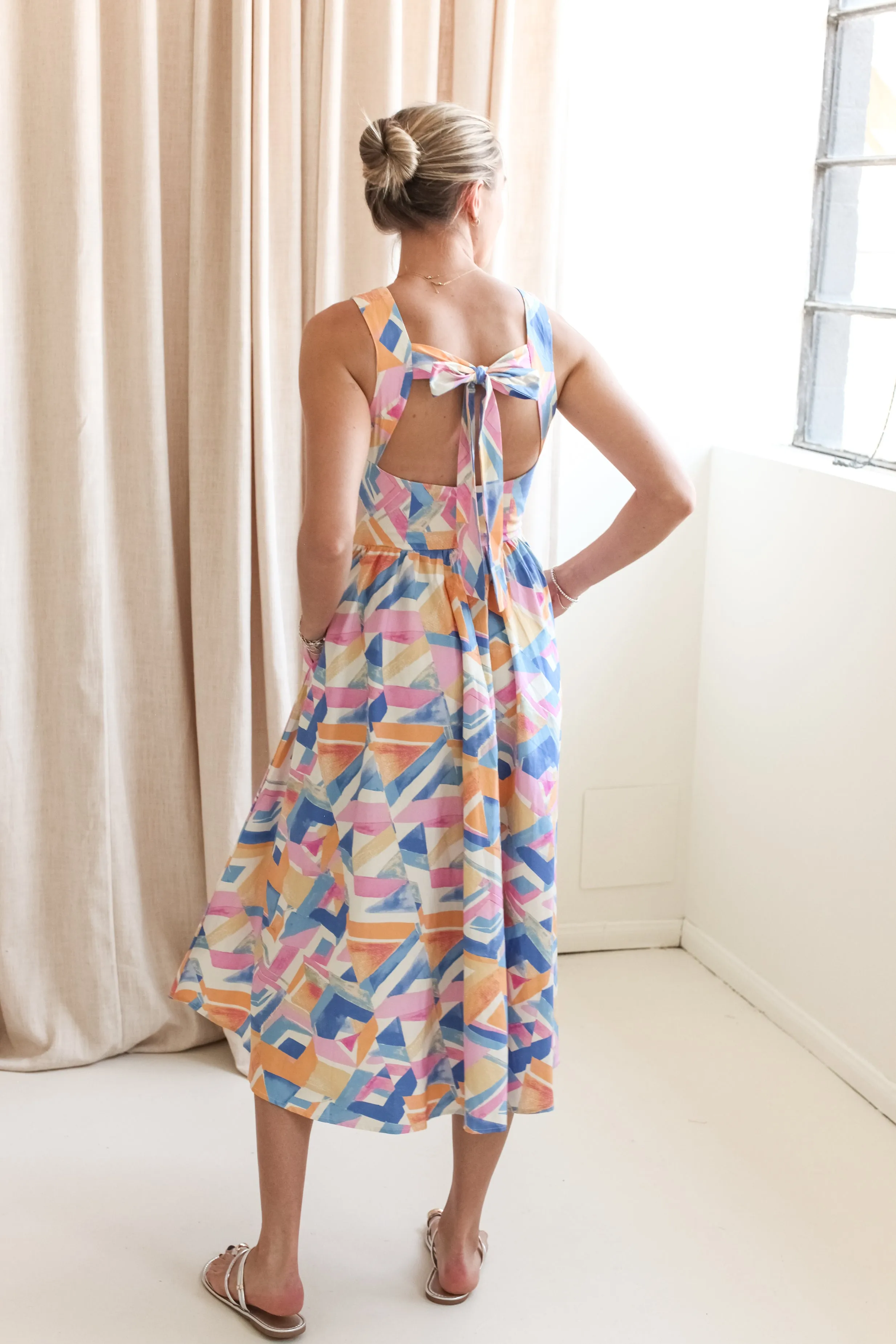 Alaina Abstract Midi Dress light elegance
