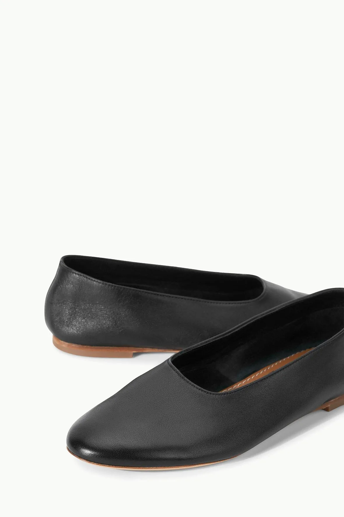 ALBA BALLET FLAT | BLACK breathable fit