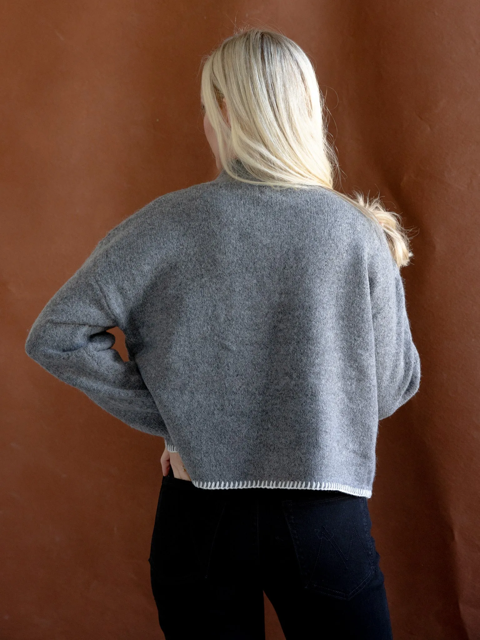 Alex Embroidered Sweater Neat Lines