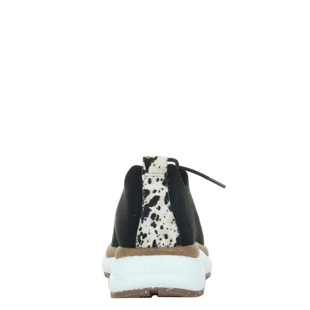 ALSTEAD in BLACK Sneakers temperature control