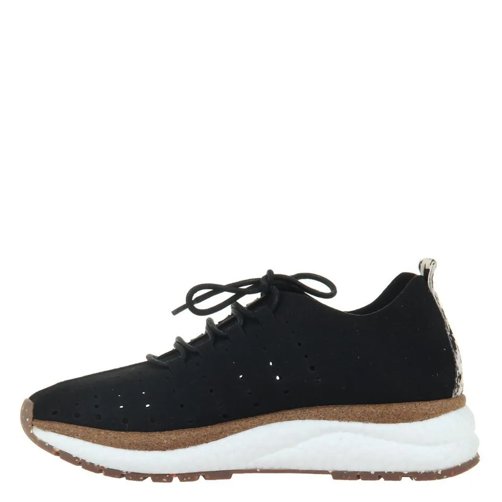 ALSTEAD in BLACK Sneakers reflective details