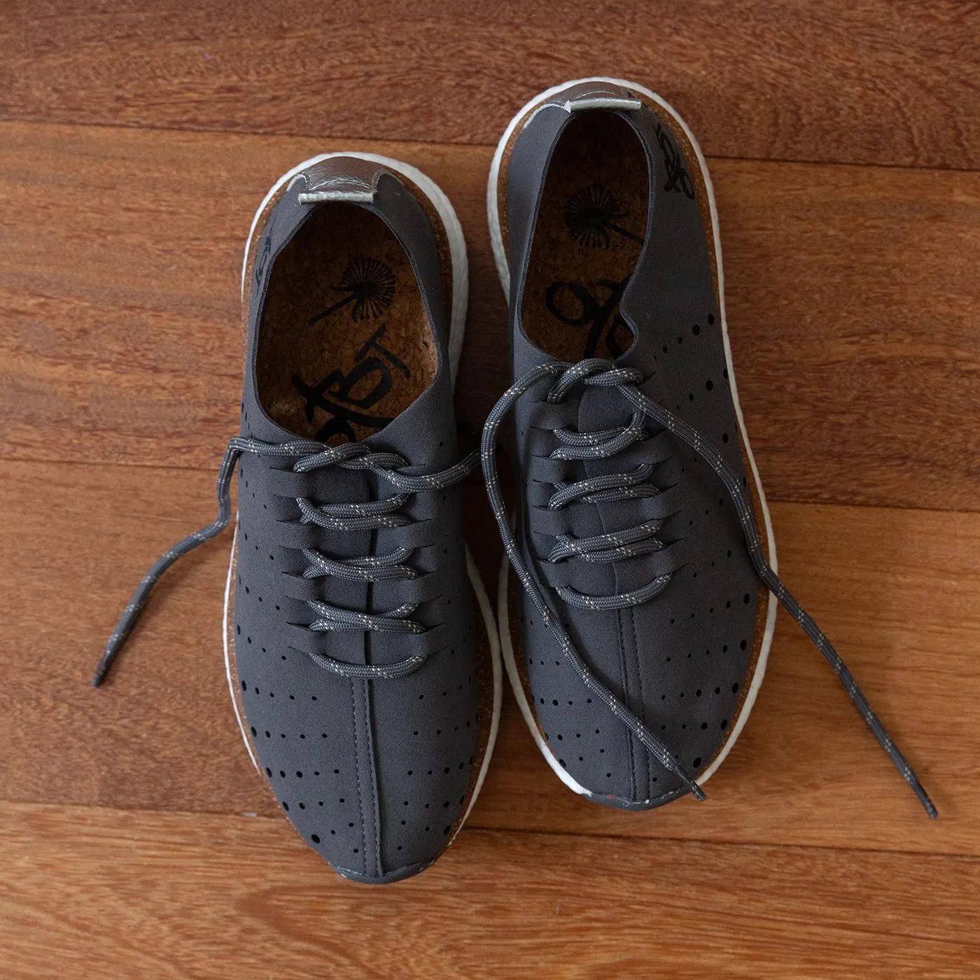 ALSTEAD in GREY Sneakers grip secure