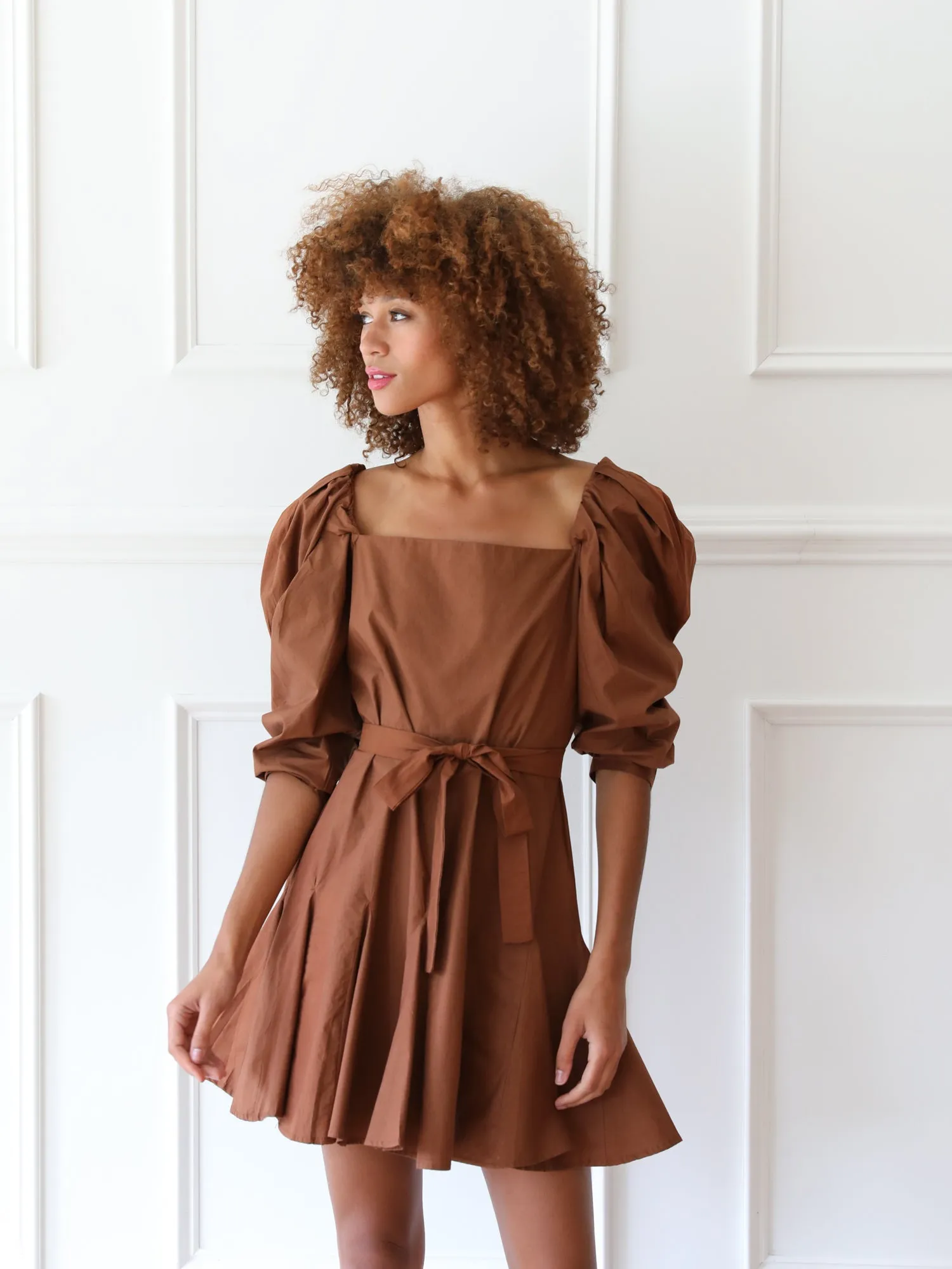 Anais Dress in Clay retro vibe