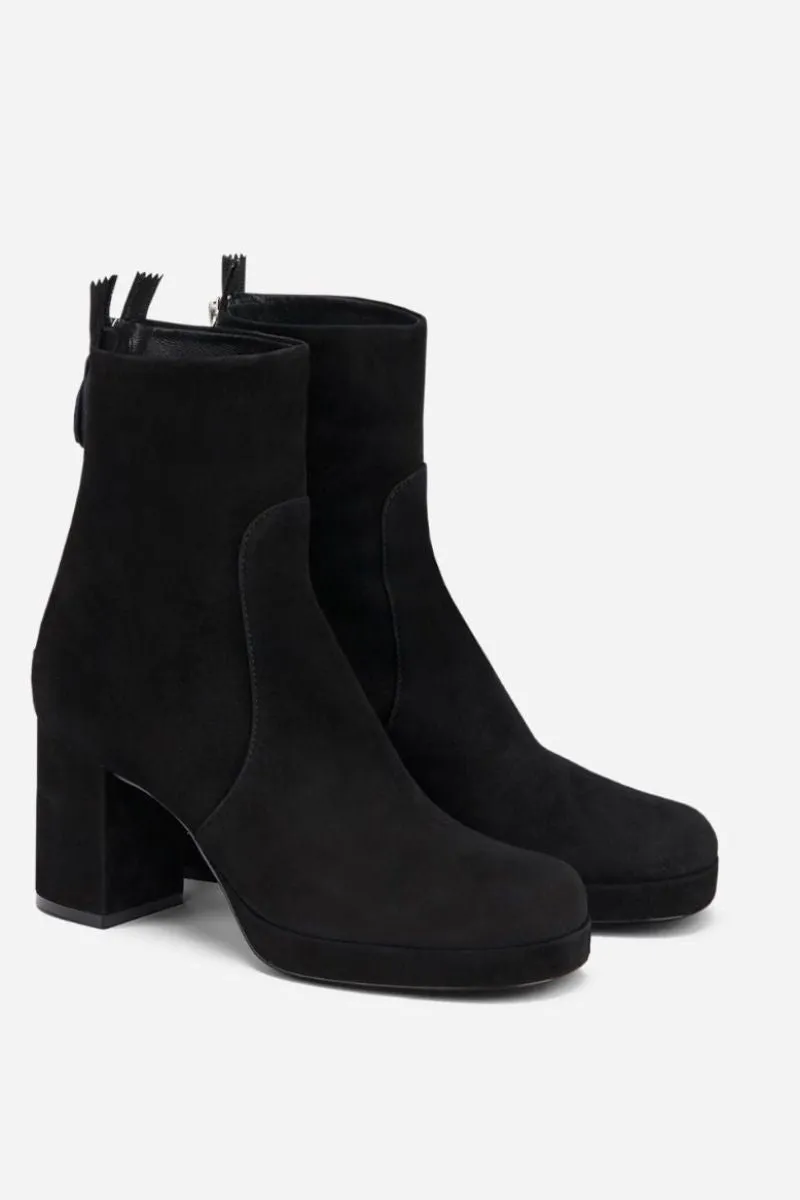 Betty Pure Boot Pro shield