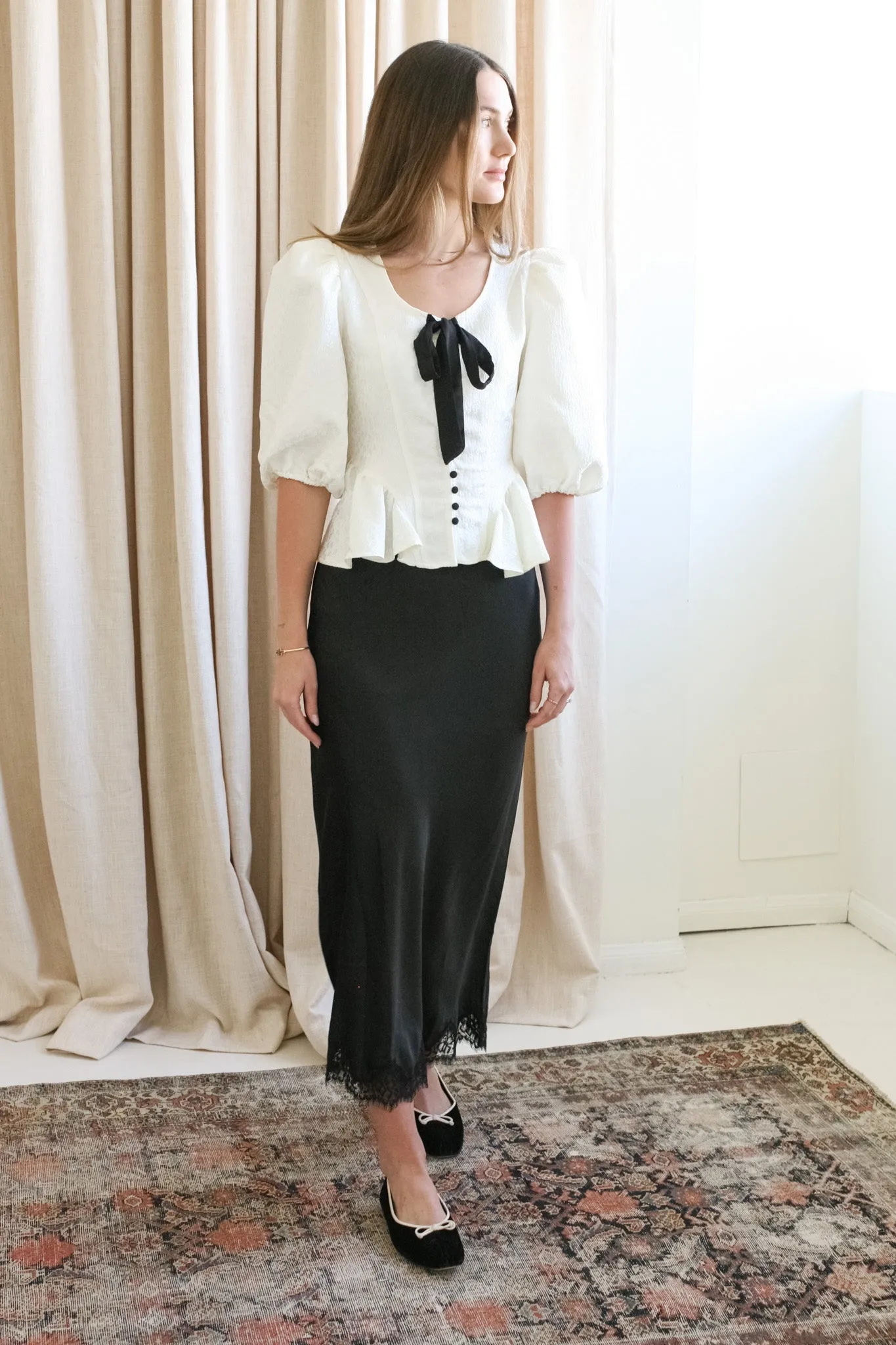 Black Lace Slip Skirt youthful air