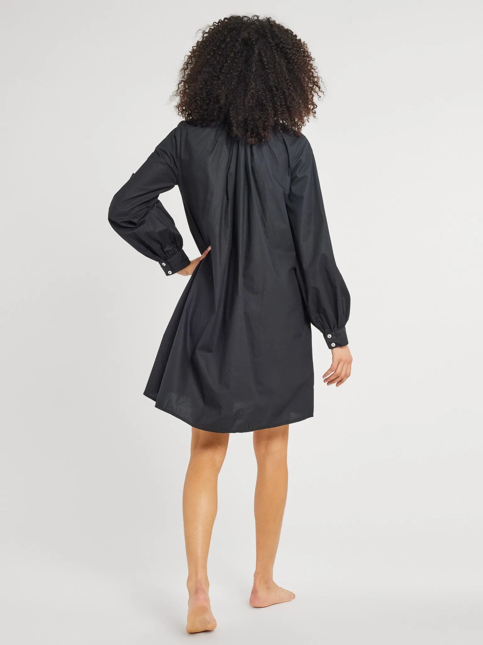 Bonnie Dress in Black glam look