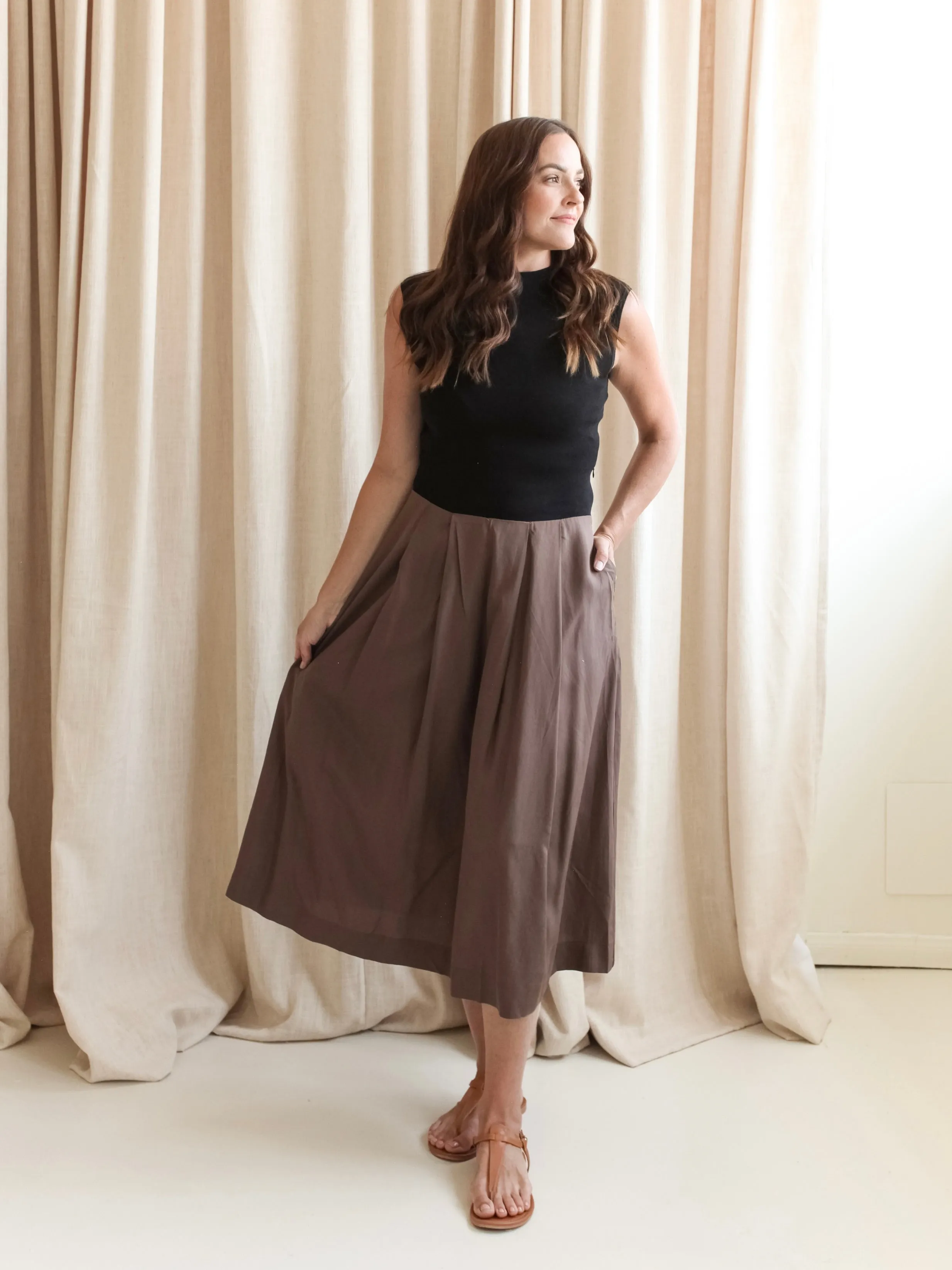 Bridget Contrast Dress- Brown/Black serene glow