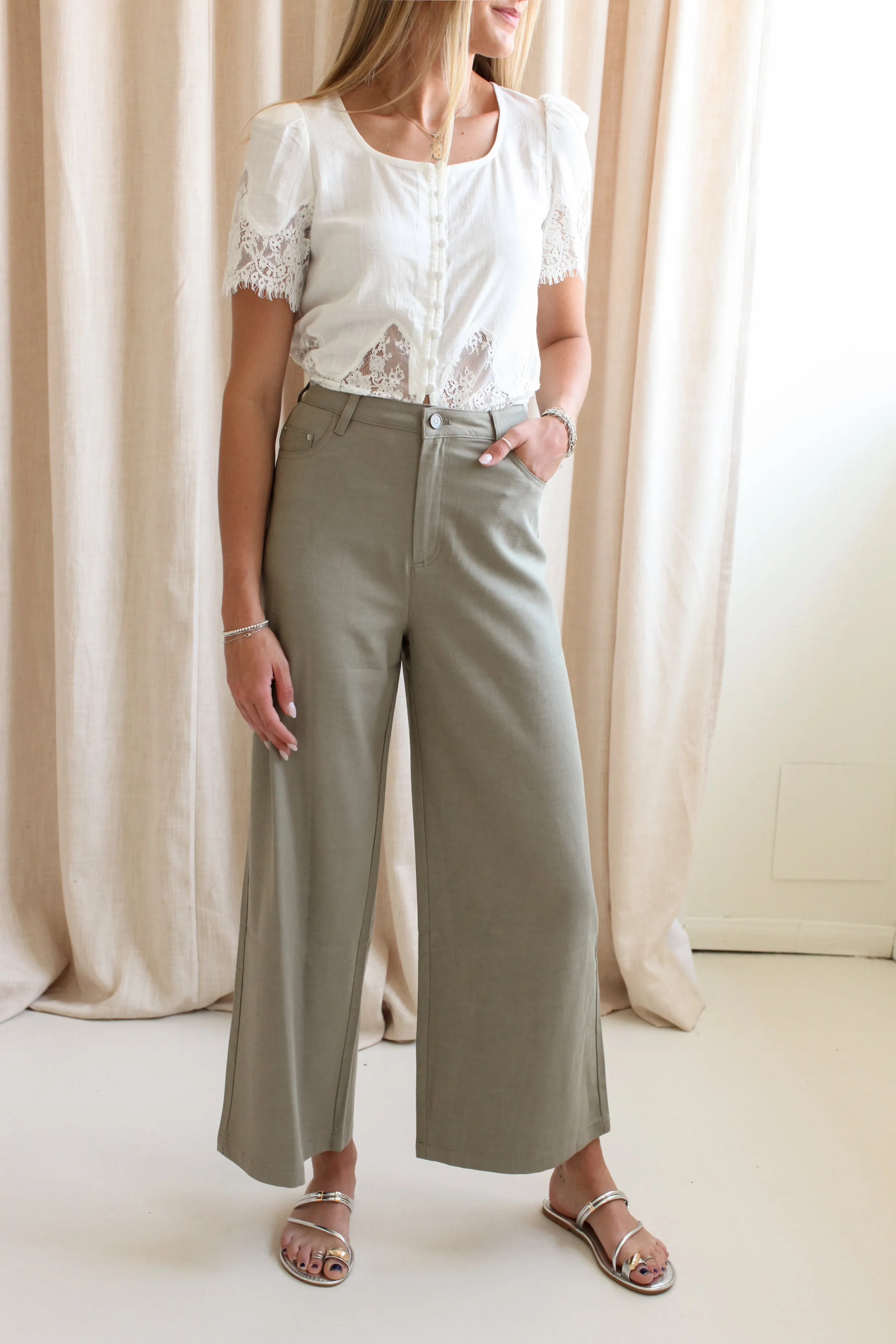 Brooklyn Olive Trouser free style