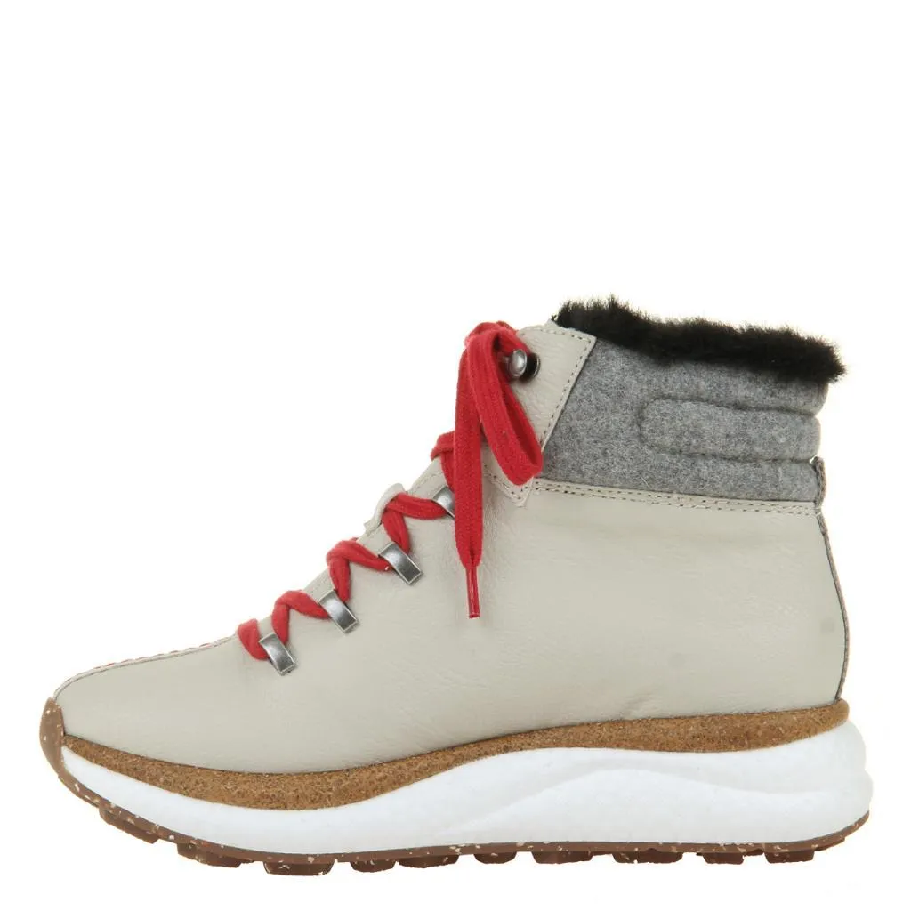 BUCKLY in KHAKI Sneaker Boots Wear grip