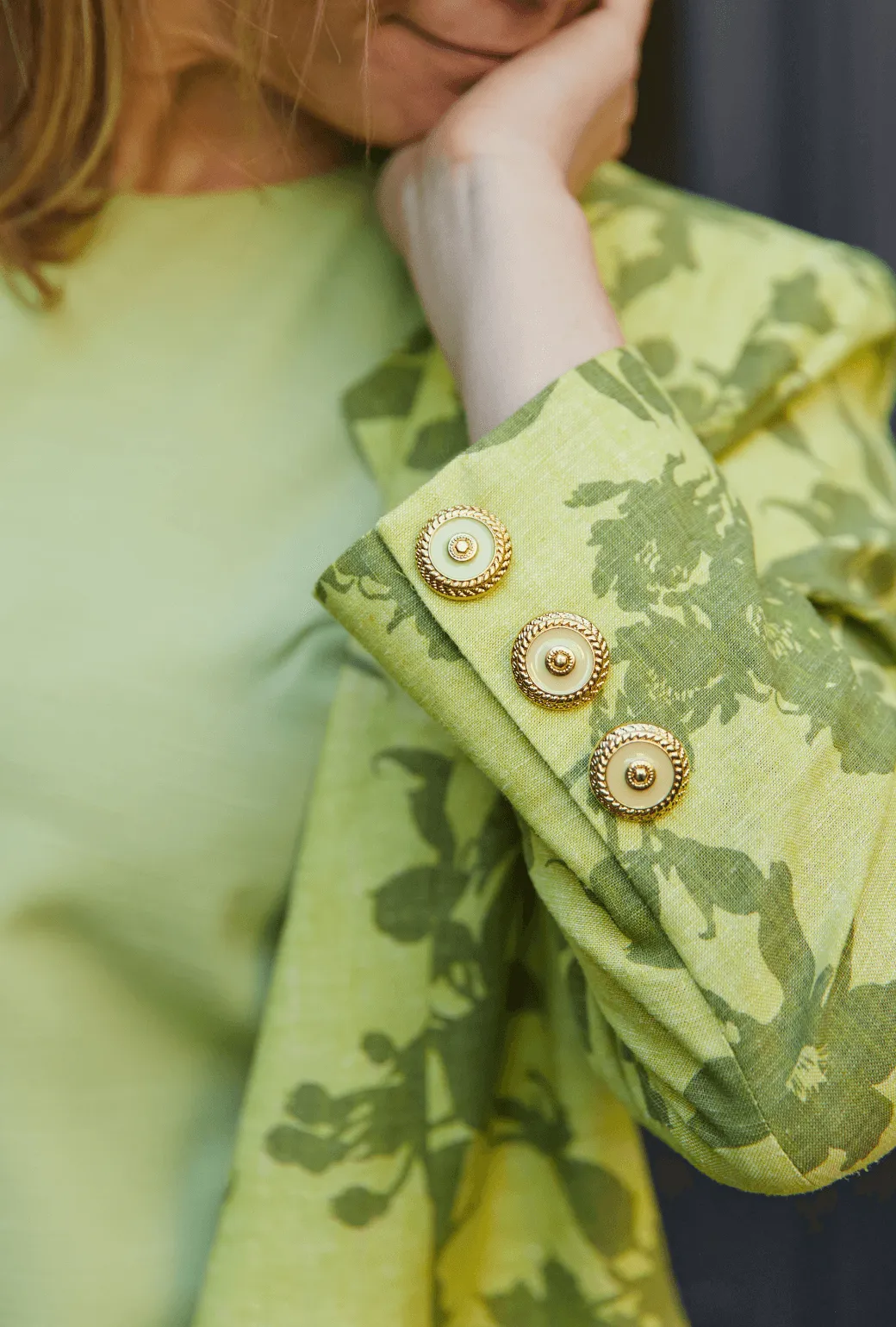 Buru x Jaimie Dewberry Walking Coat - Green Linen chill mode