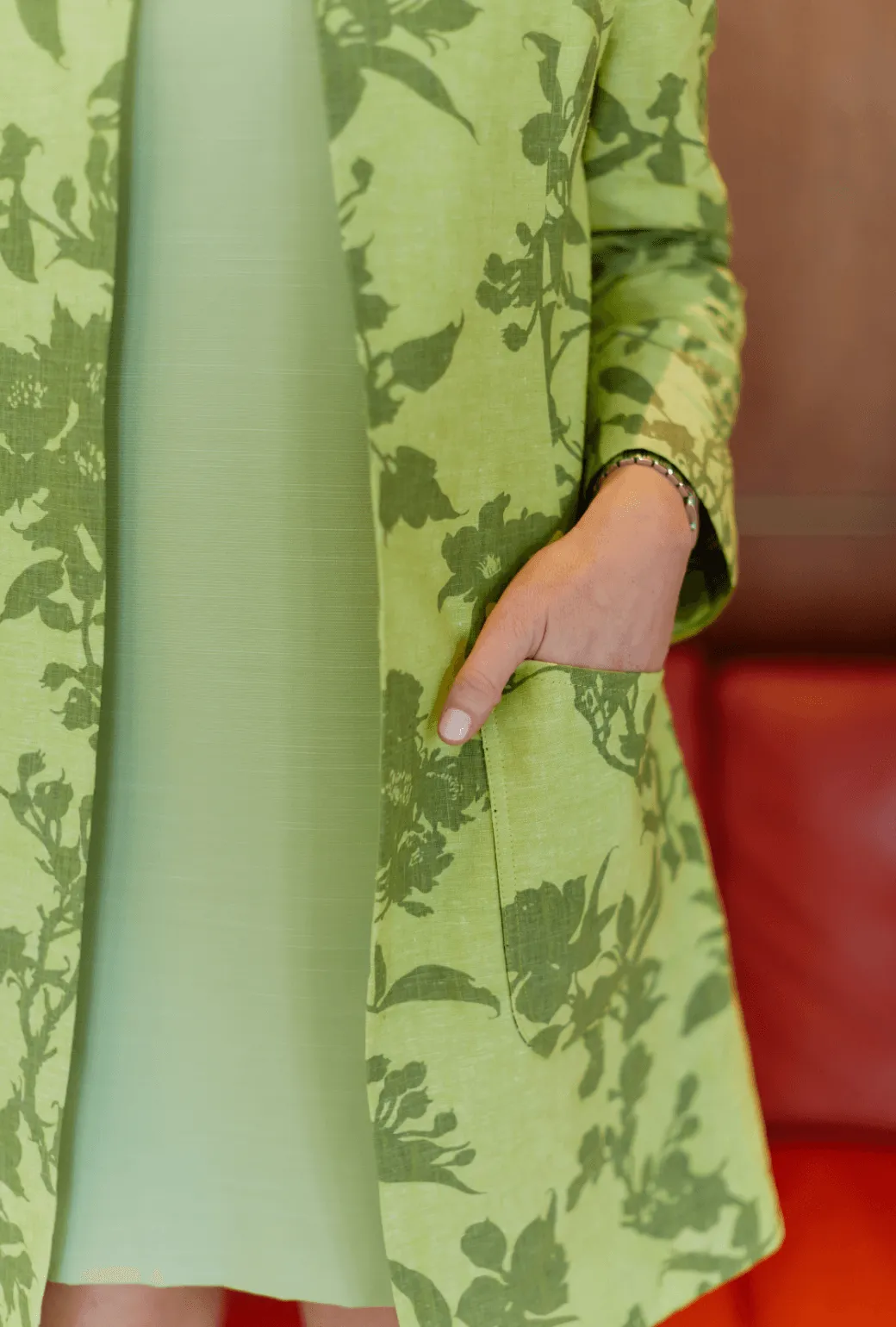 Buru x Jaimie Dewberry Walking Coat - Green Linen all-weather fit