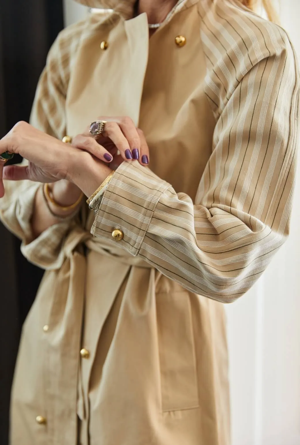 Buru x Kristin Kennedy Le Contrast Trench MIDI - Khaki Duet edgy feel