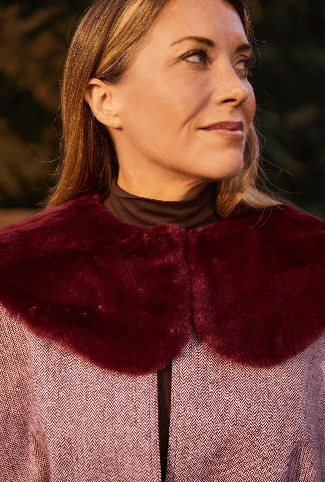 Buru  X Tori Mellott Deville Cape - Burgundy Herringbone chill mode
