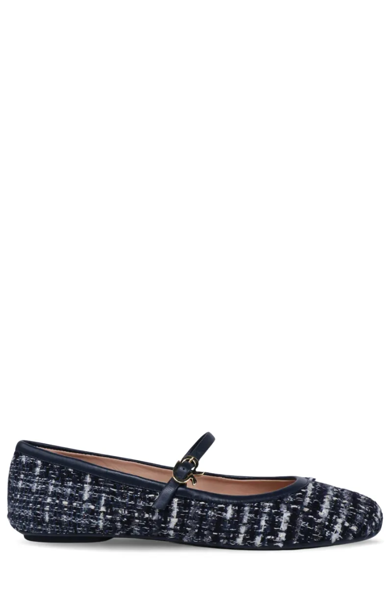 Carla Boucle Flats effortless match