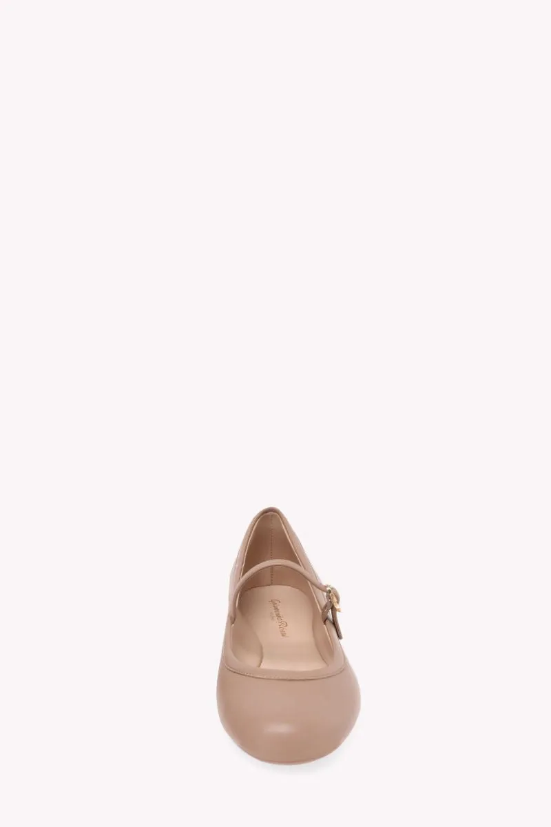 Carla Nappa Flat simple style