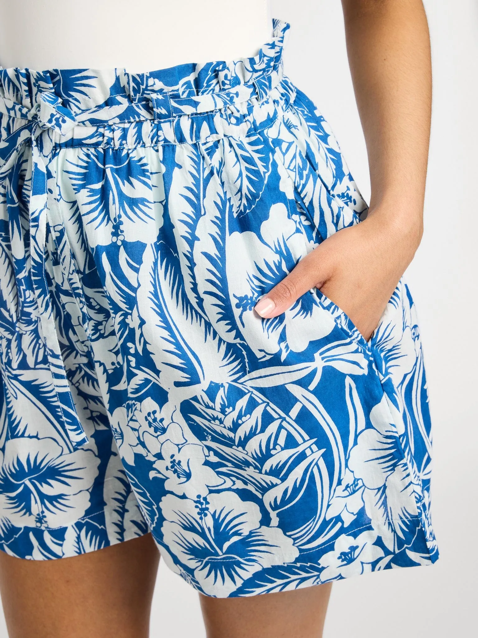 Cary Short in Blue Hibiscus laid back look
