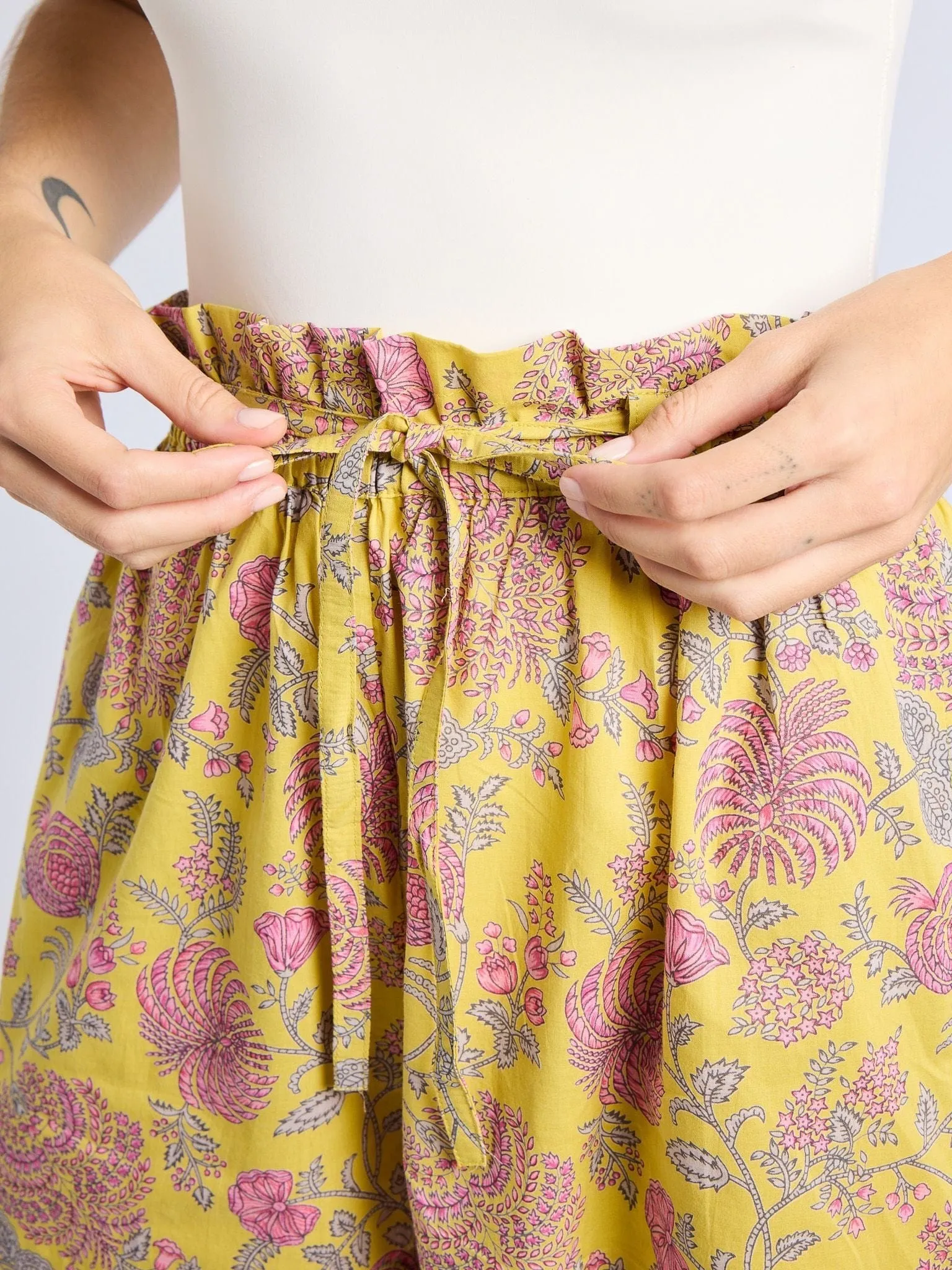 Cary Short in Citron Floral travel ready
