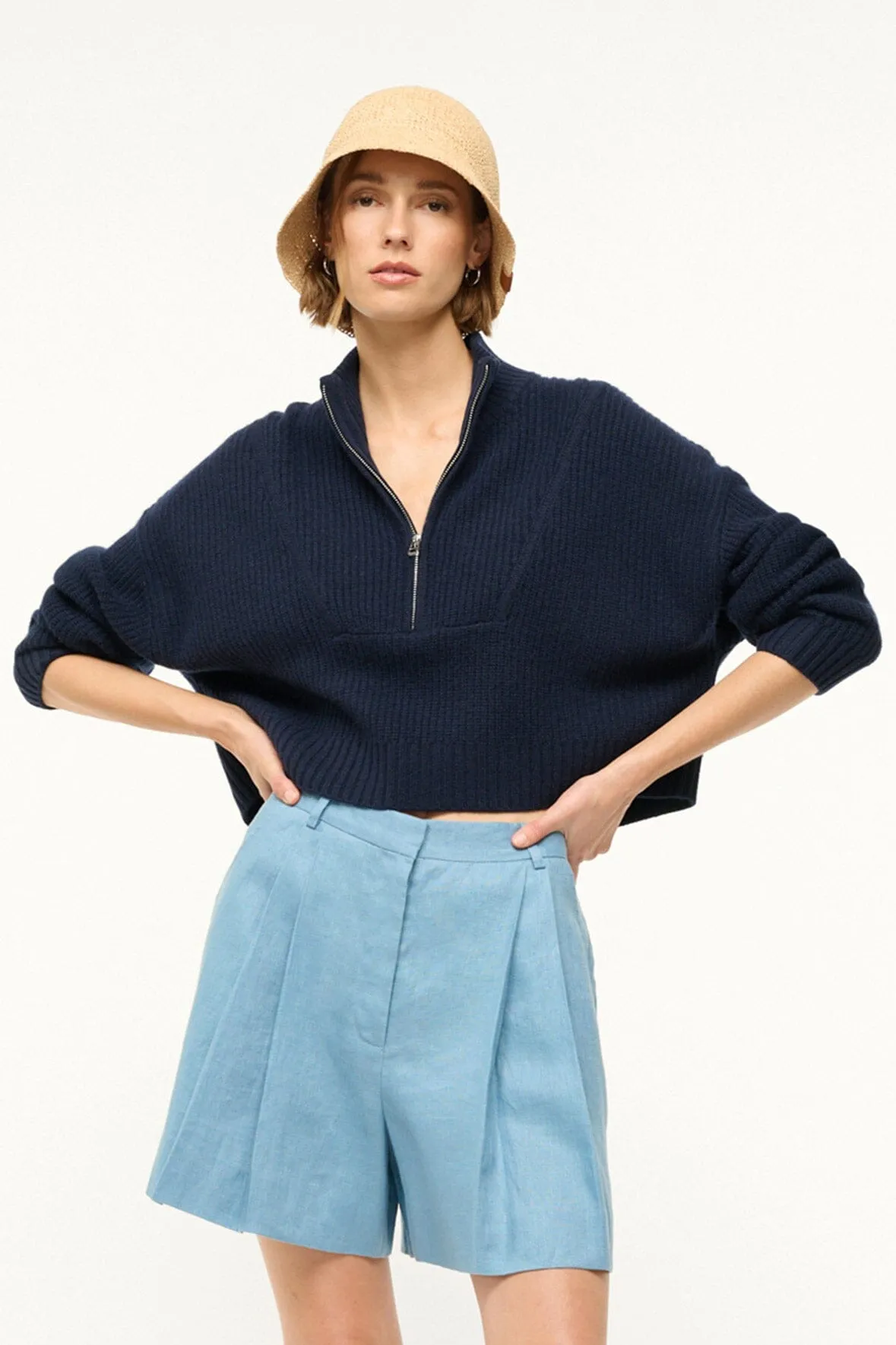 CASHMERE CROPPED HAMPTON SWEATER | NAVY Studio Mood