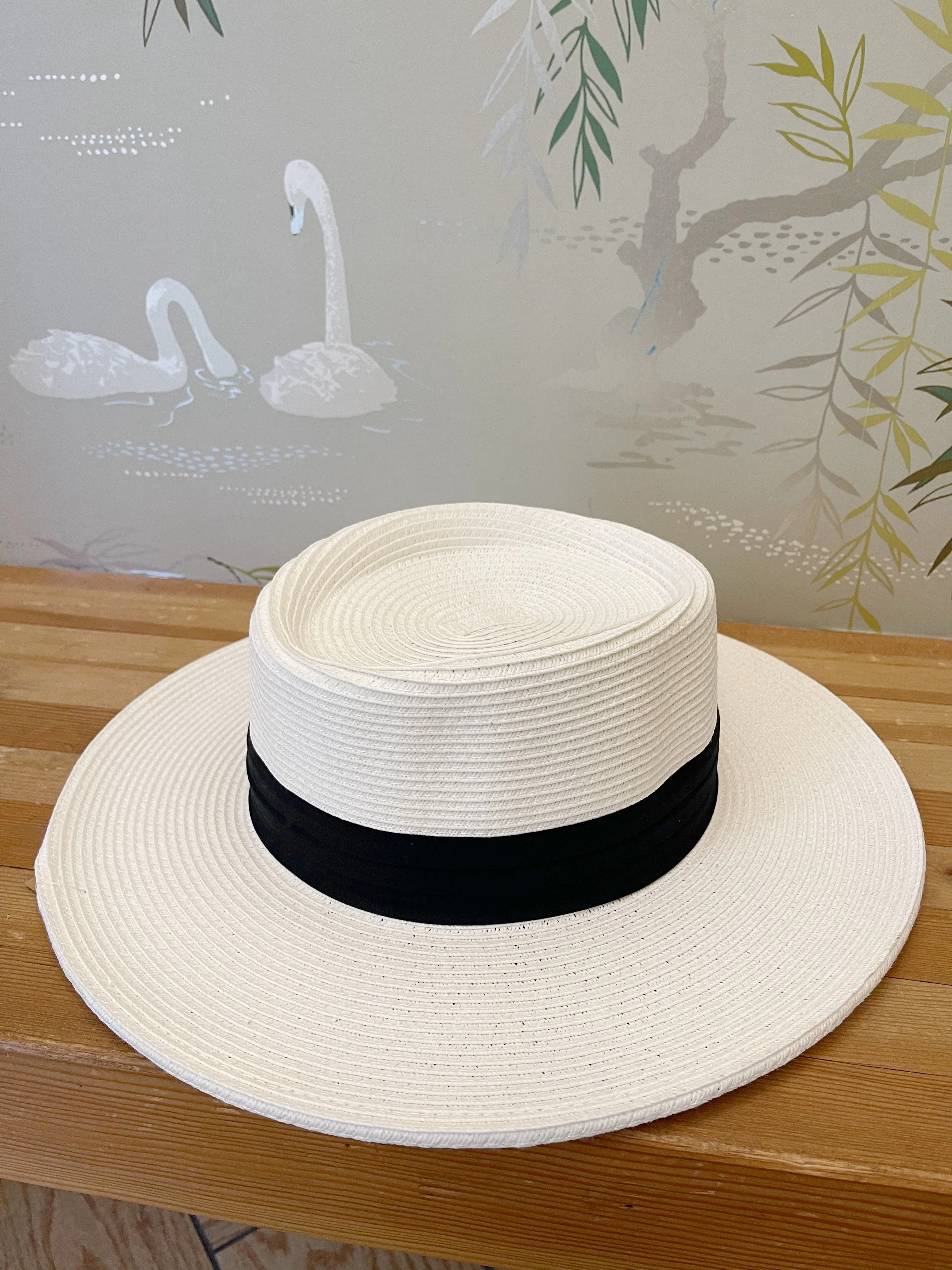 Como Sun Hat - White solo trip