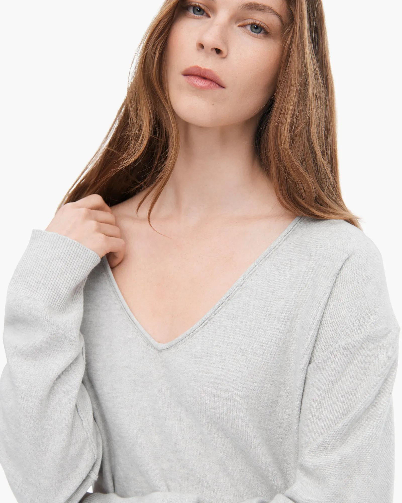 Cotton Cashmere Boxy V-Neck Sweater - H.Silver Timeless Mood
