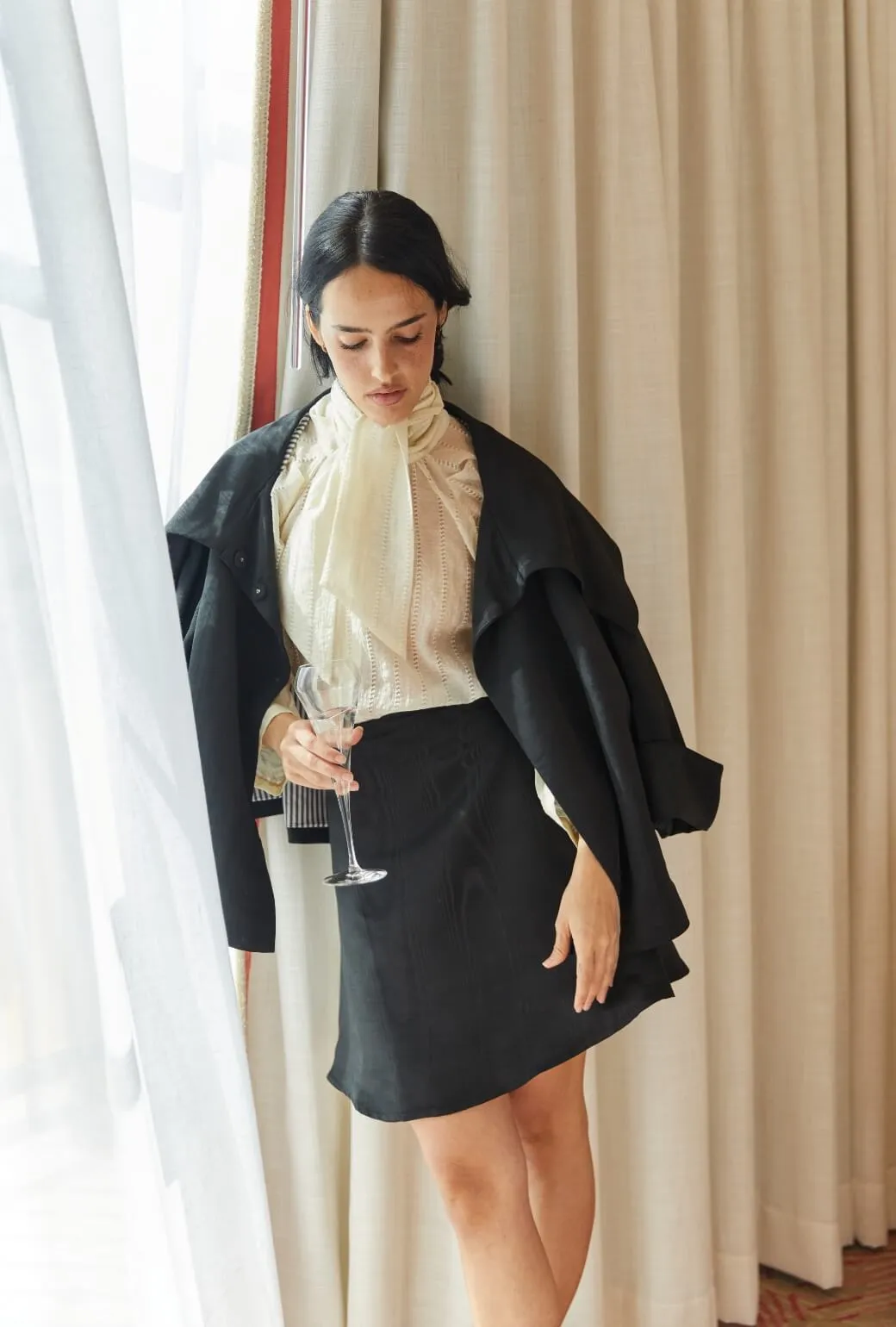 Cropped Grace Coat - Noir Moir walk bold