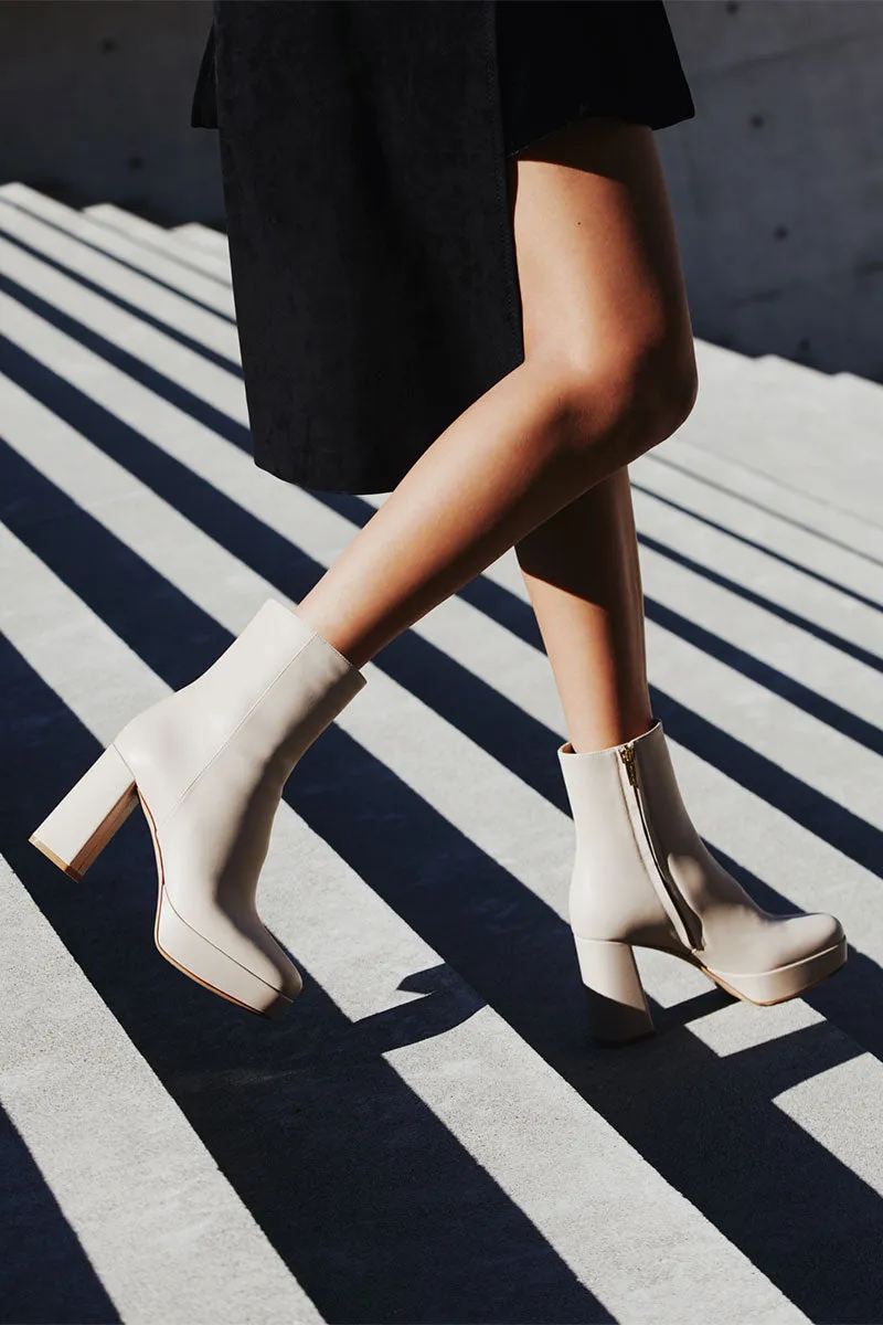 Daisen Ankle Boot Stylish build