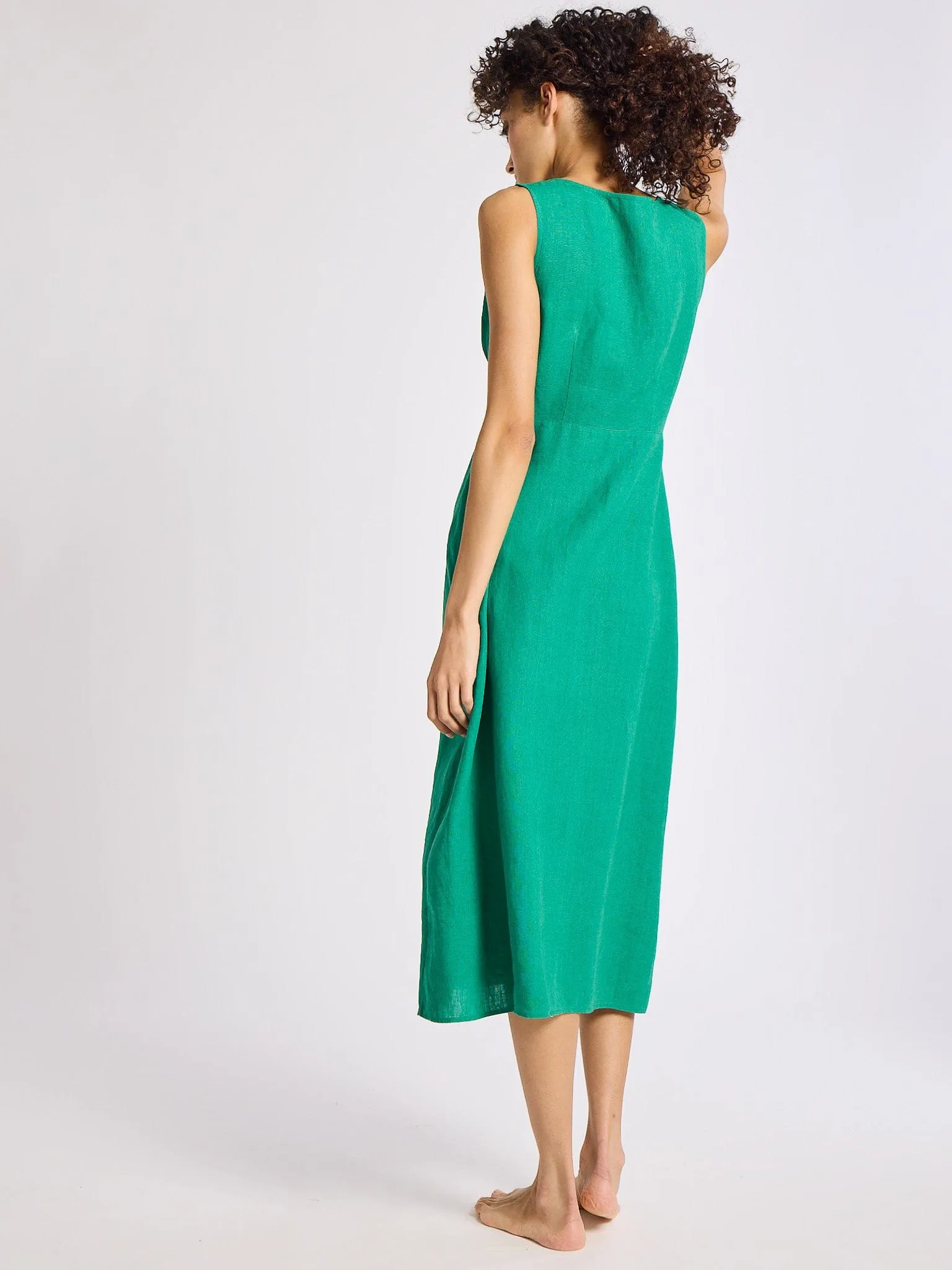 Effie Dress in Jade Linen lifestyle look