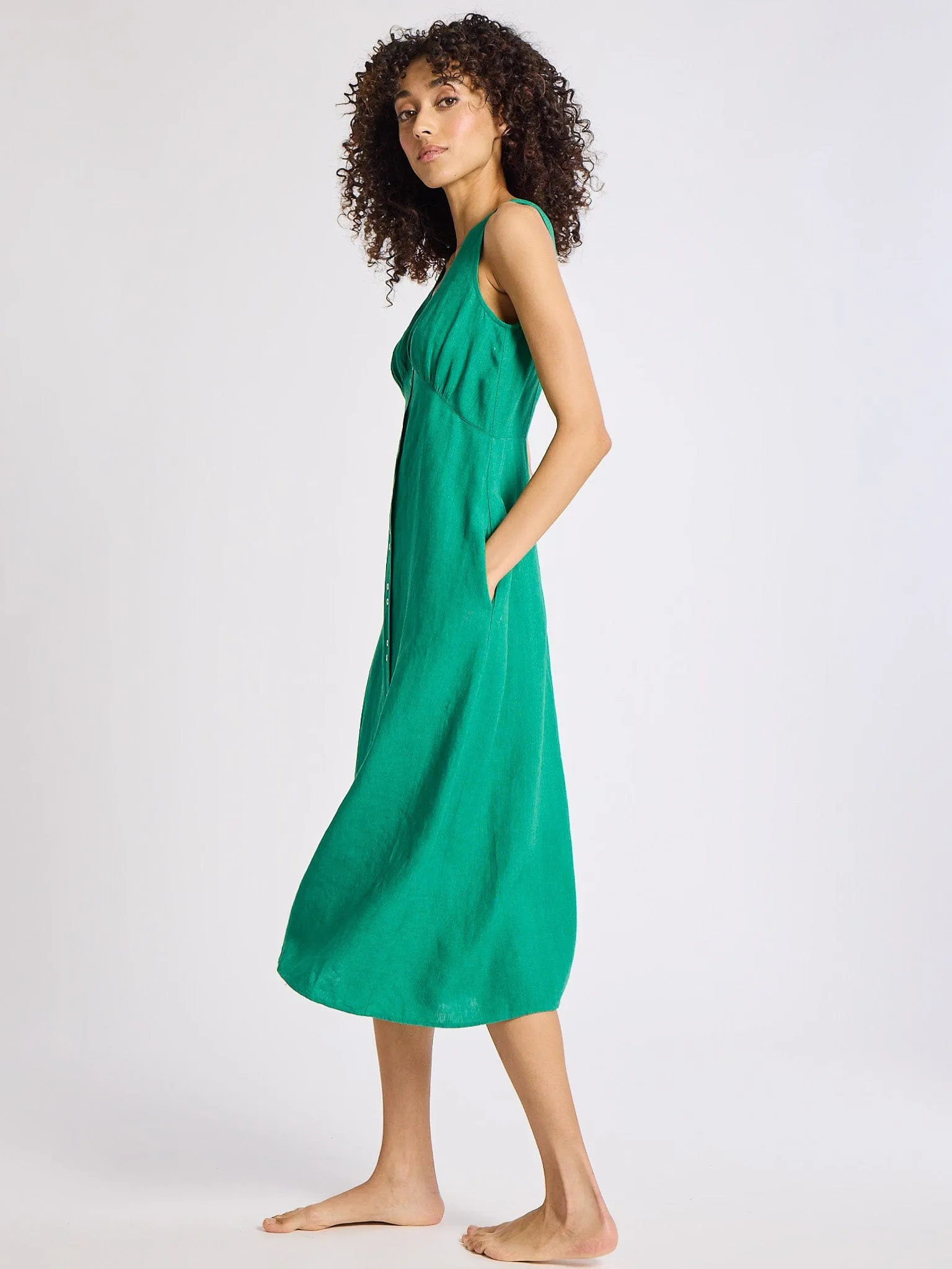 Effie Dress in Jade Linen fun mode