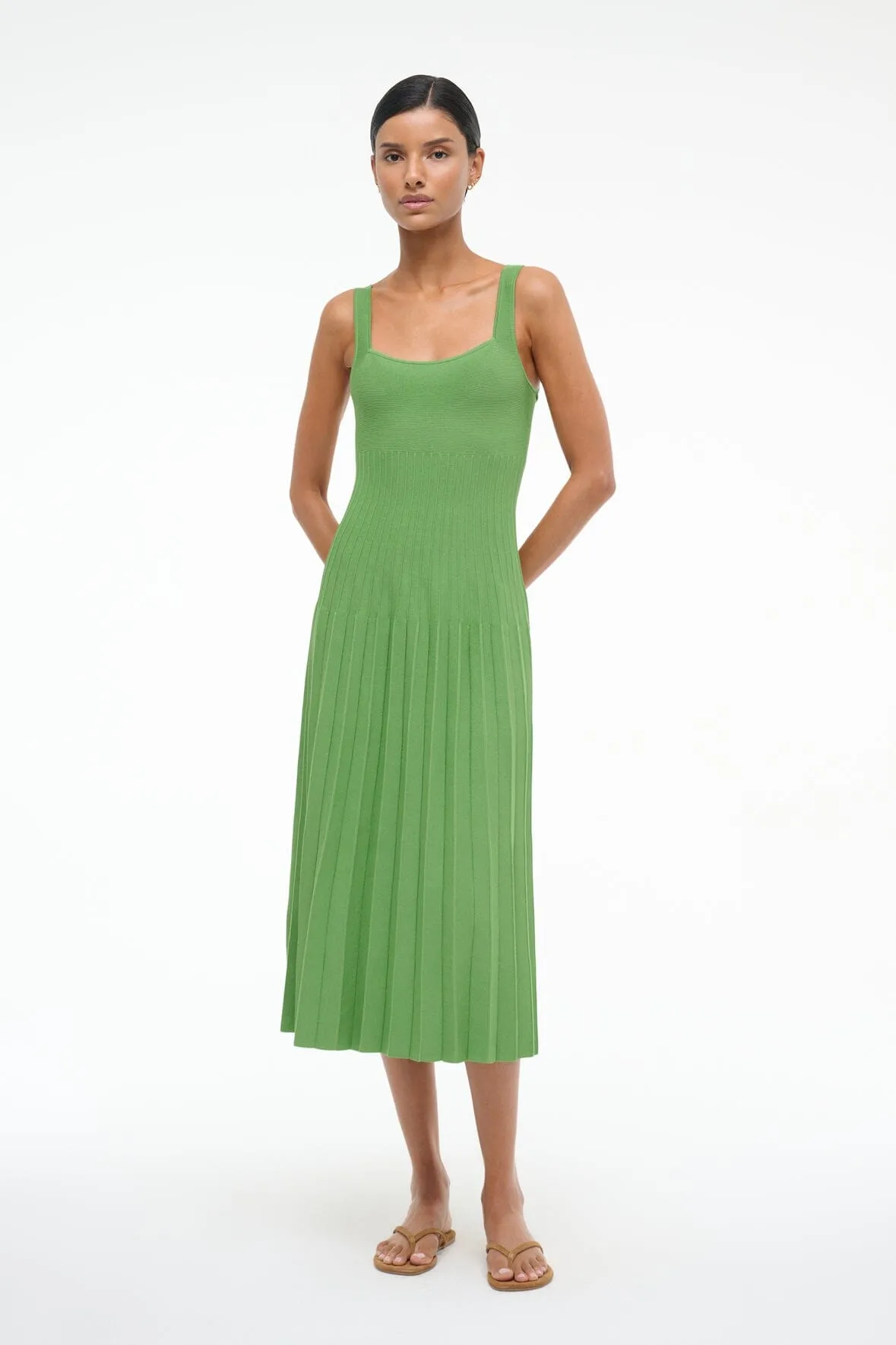 ELLISON DRESS | LEAF cozy vibe
