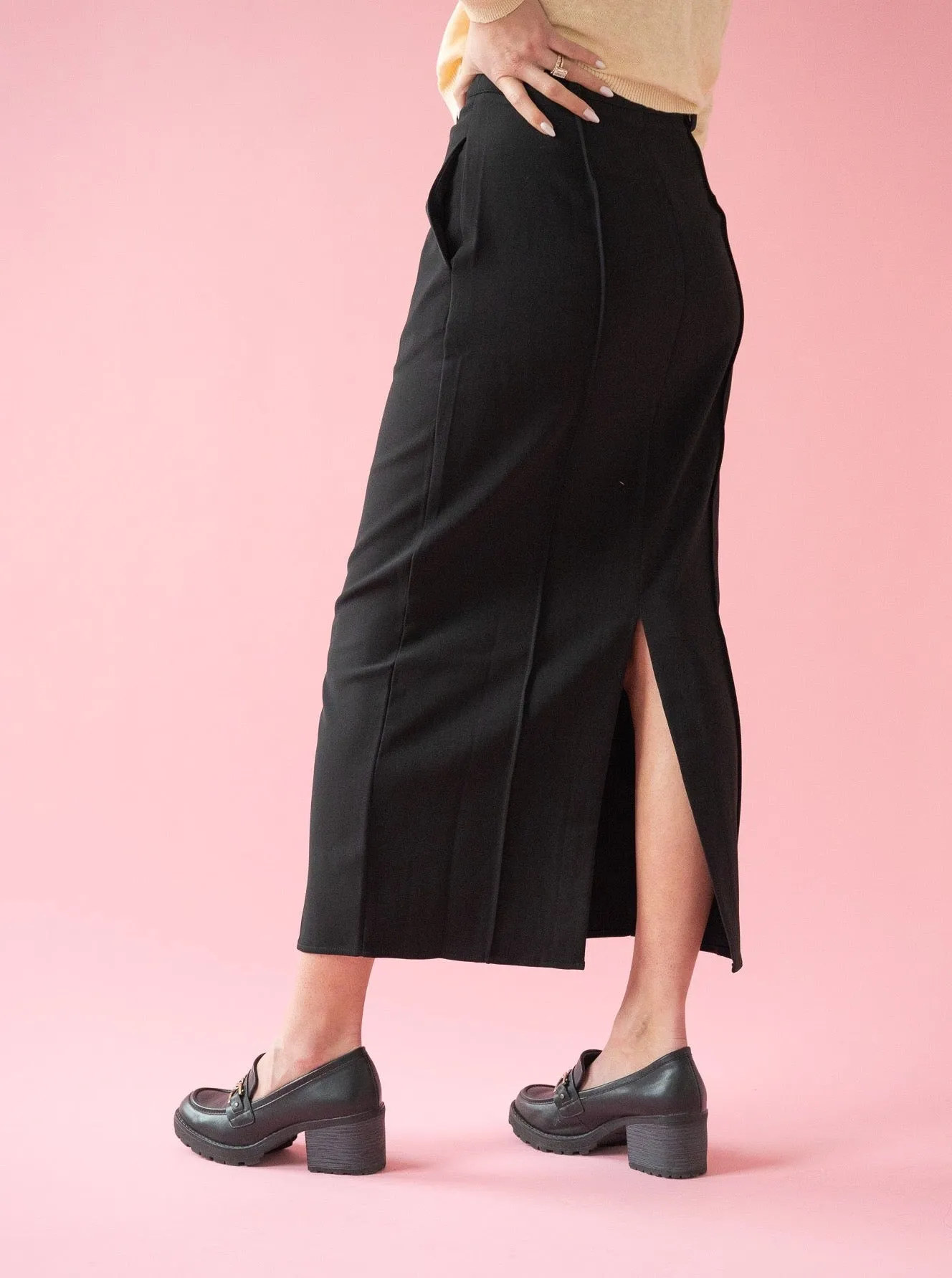 Emerson Stretch Skirt energetic show
