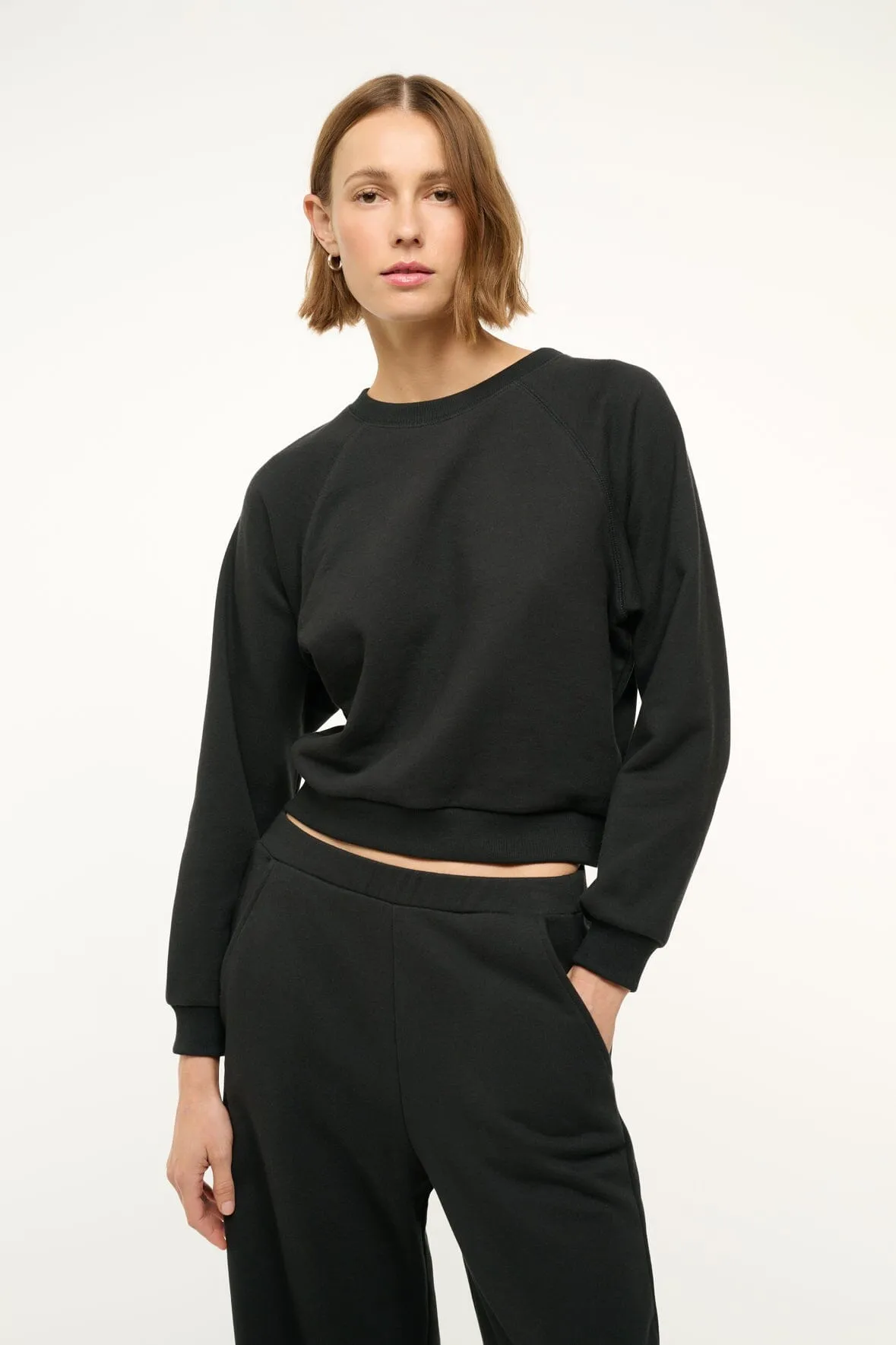 ENDURANCE SWEATSHIRT | BLACK Laidback Fit