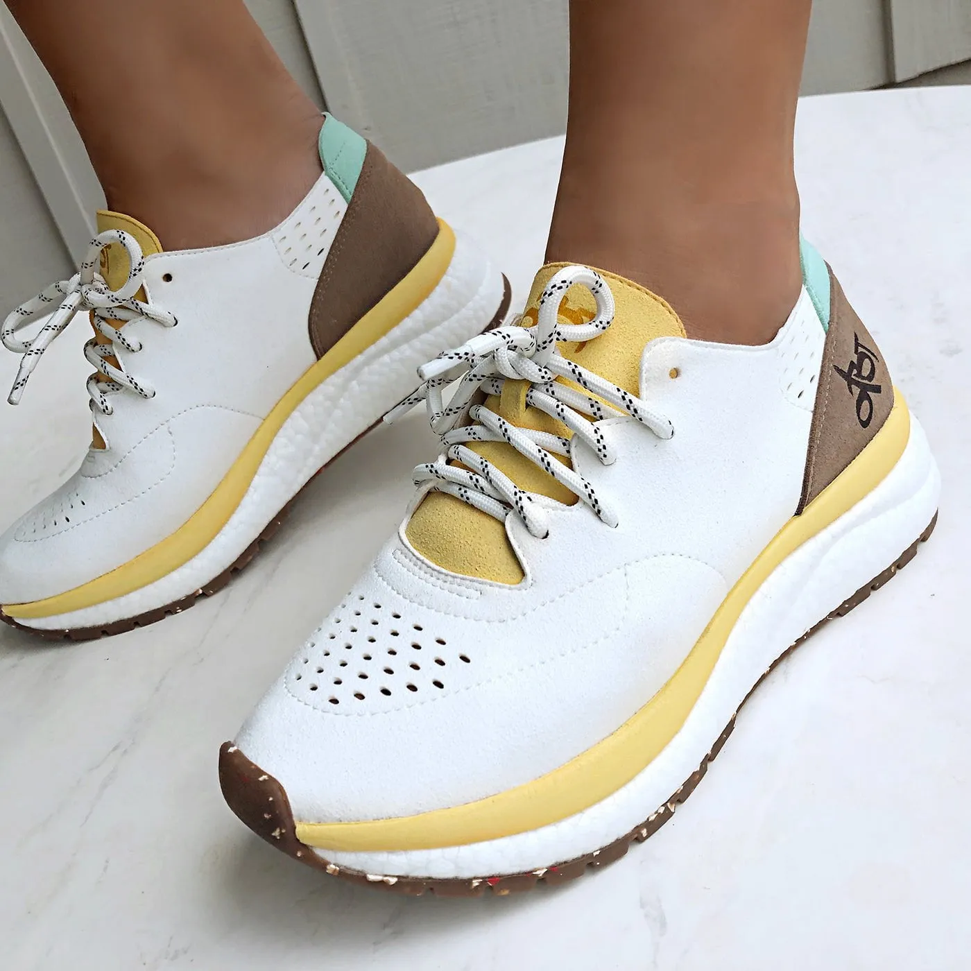 FREE in CANARY Sneakers unique style