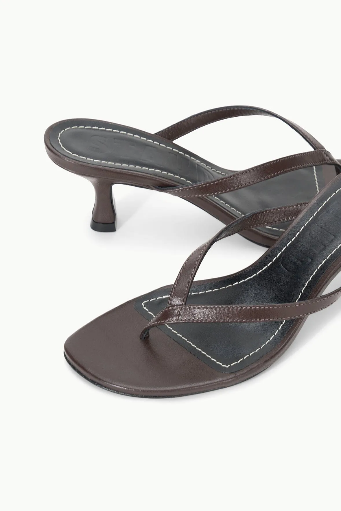 FREJA KITTEN HEEL | ESPRESSO metallic sheen