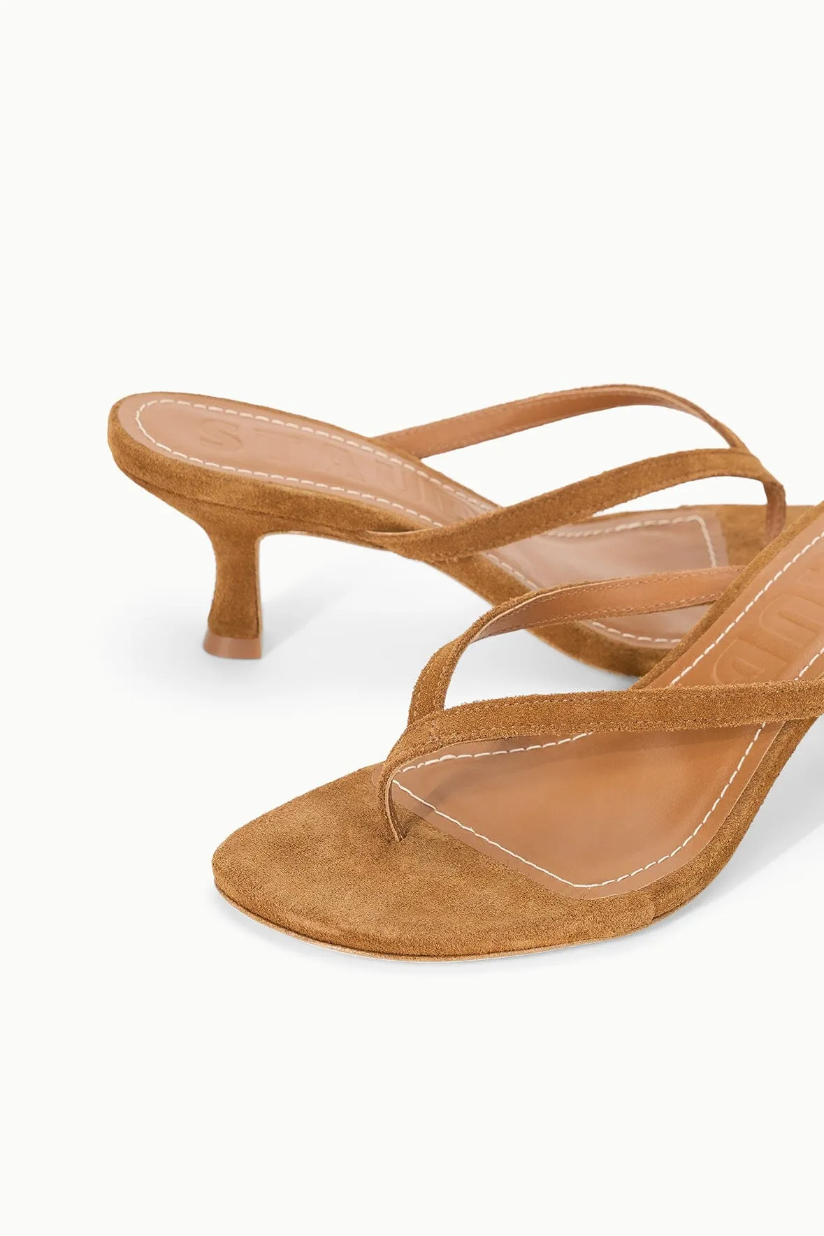 FREJA KITTEN HEEL | TAN red carpet look