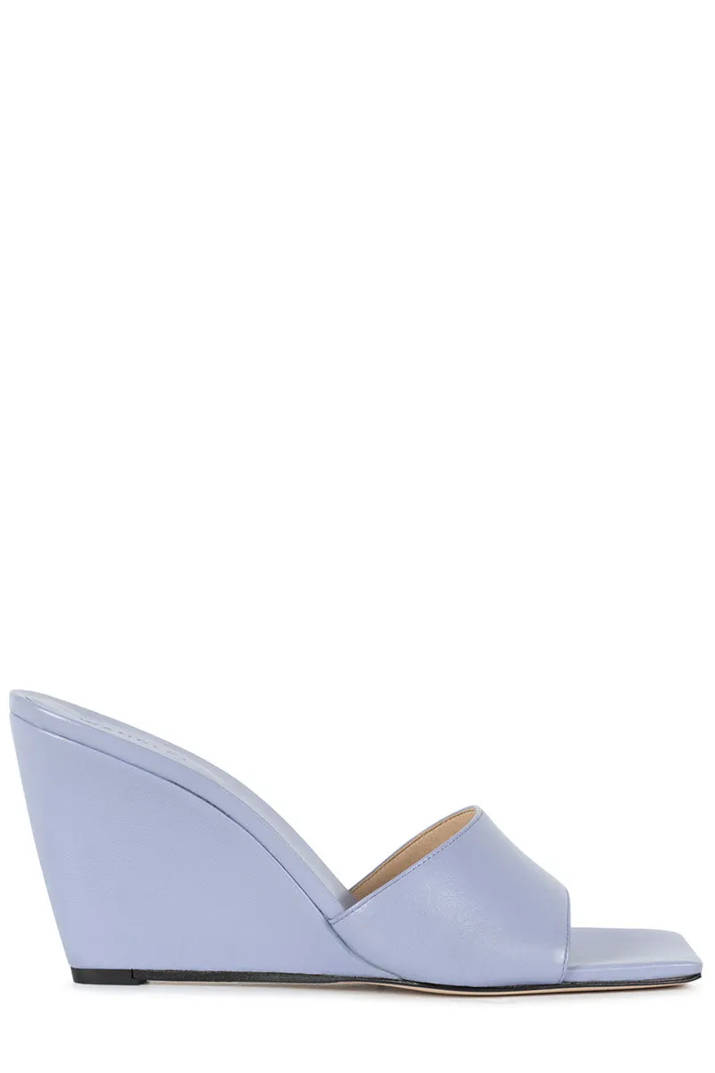 Gaia Sandal flexible straps