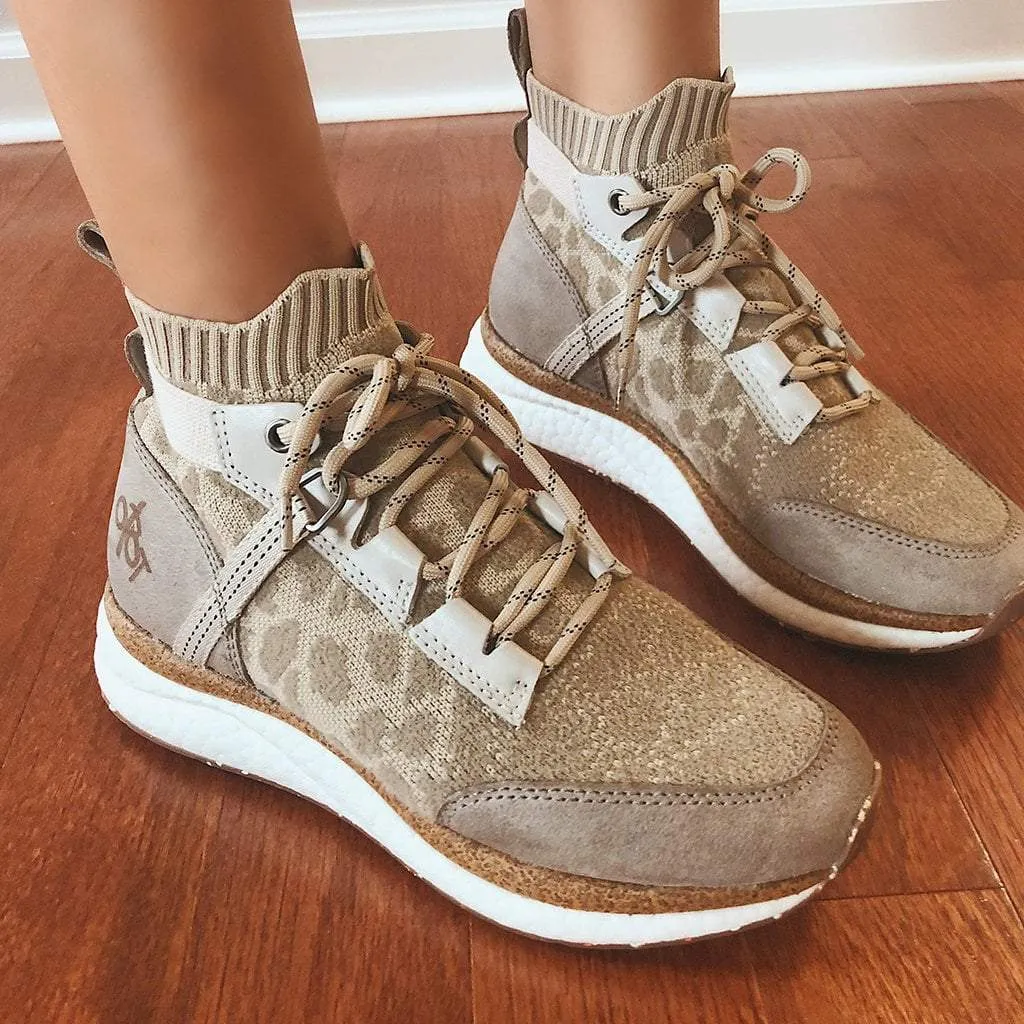 HYBRID in KHAKI High Top Sneakers handle easily