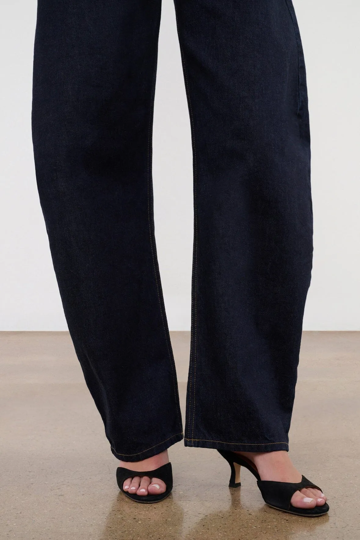 JACKSON BARREL JEAN | INDIGO classical must-have