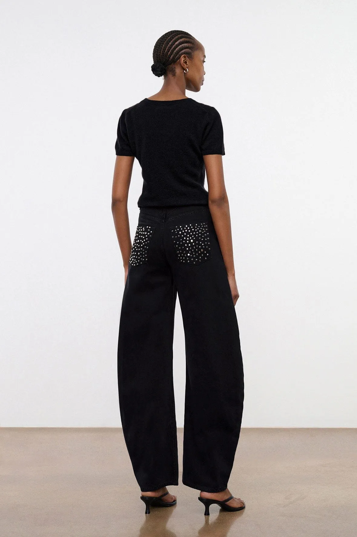 JACKSON STUDDED BARREL JEAN | BLACK comfort fit