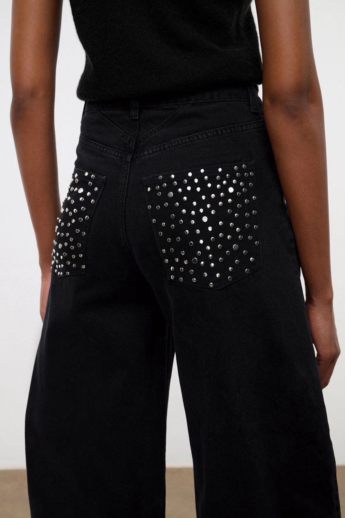 JACKSON STUDDED BARREL JEAN | BLACK soft skin friendly