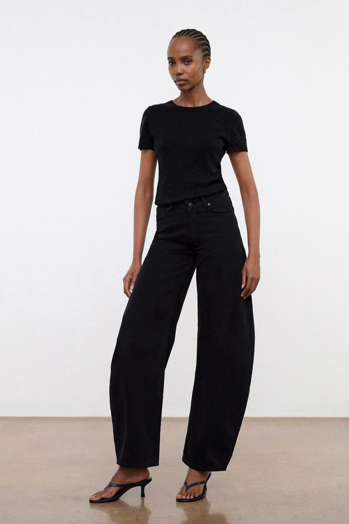 JACKSON STUDDED BARREL JEAN | BLACK high waist