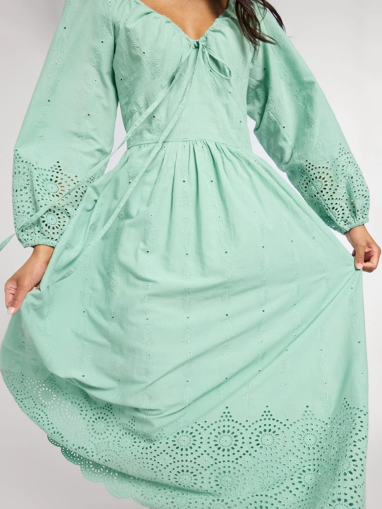 Juliette Dress in Pistachio Eyelet shine mode