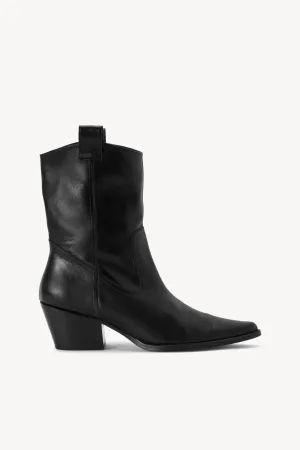JUNE BOOT | BLACK Sport wear