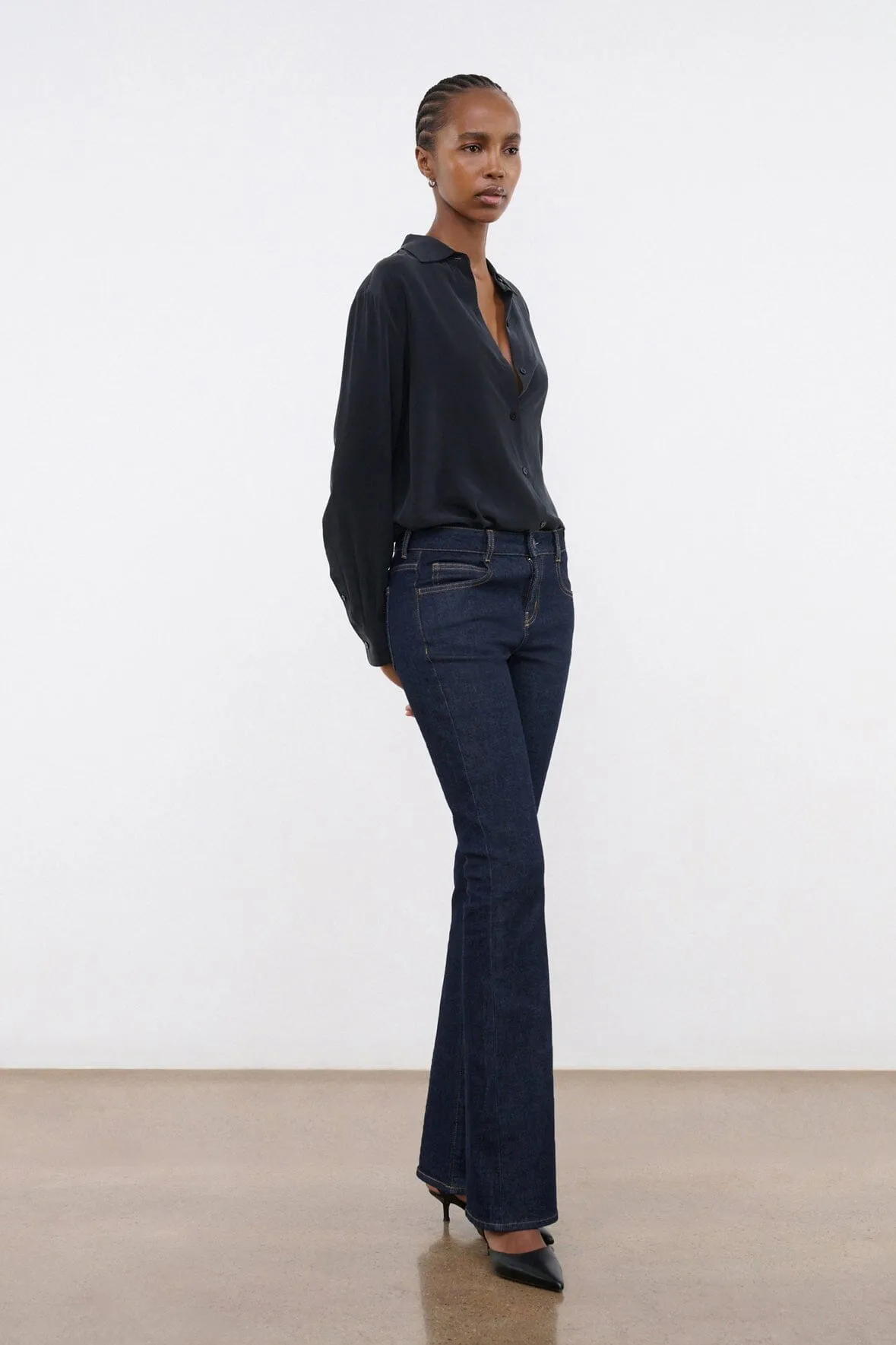 KYLE STRETCH FLARE JEAN | INDIGO easy casual