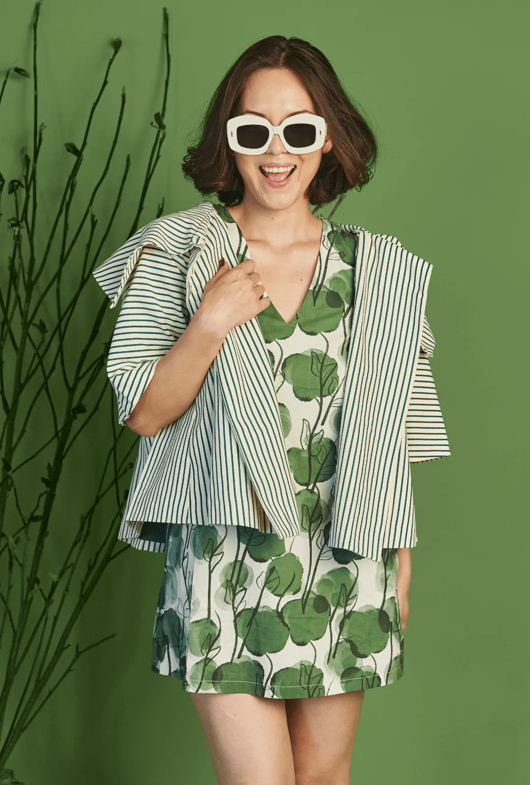 Le V Mod Dress - Forest Fleur warm days