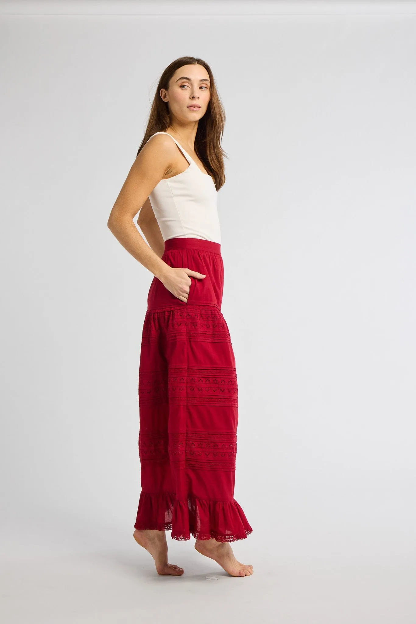 Leni Skirt in Cherry Lace easy go