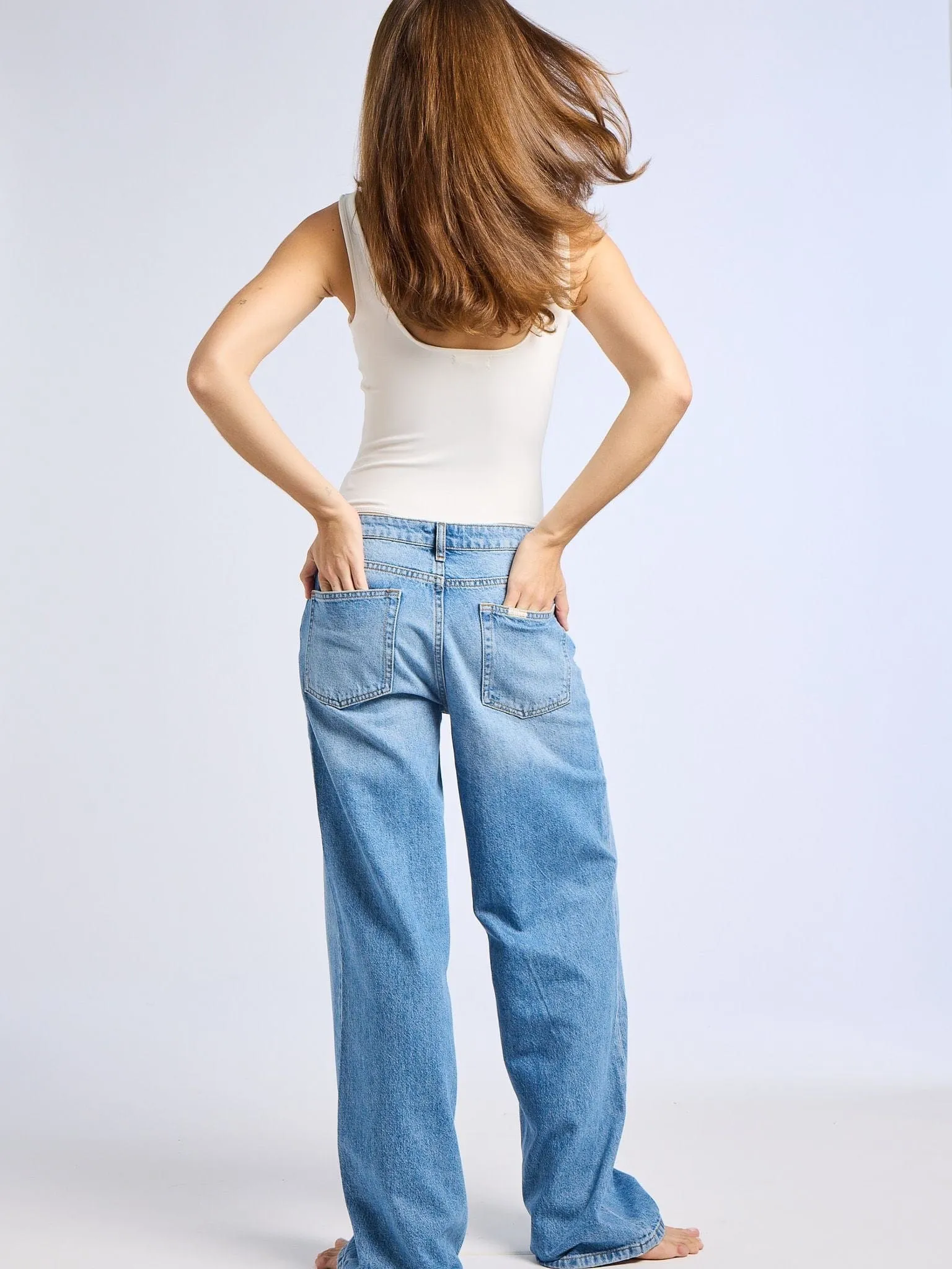 Lizzie Mid Rise Slouchy Jean in Pacific breathable mesh