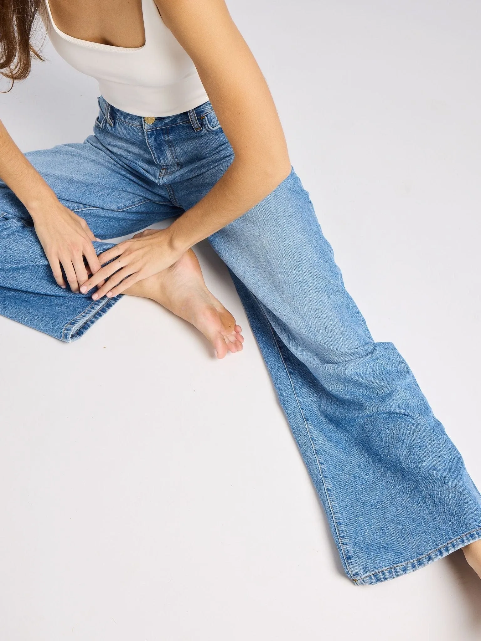 Lizzie Mid Rise Slouchy Jean in Pacific quick release